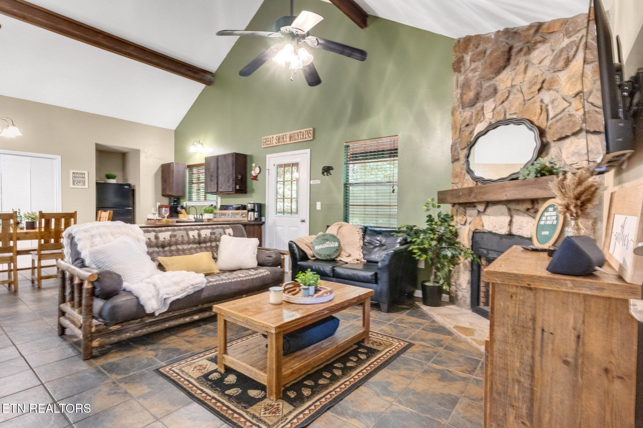 2263-2263 Lones Branch Lane Property Photo 4