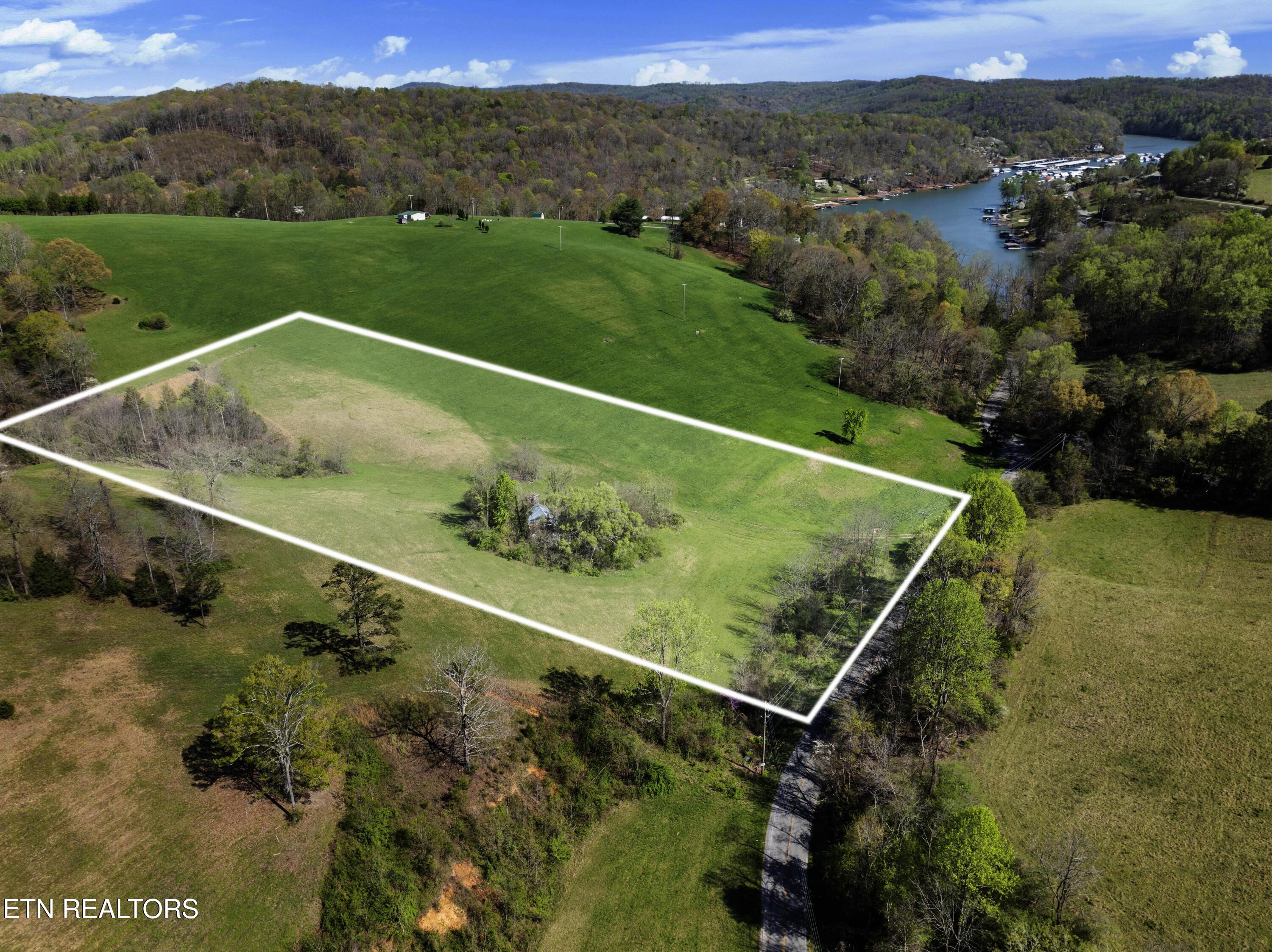 735 Alder Springs Rd Property Photo