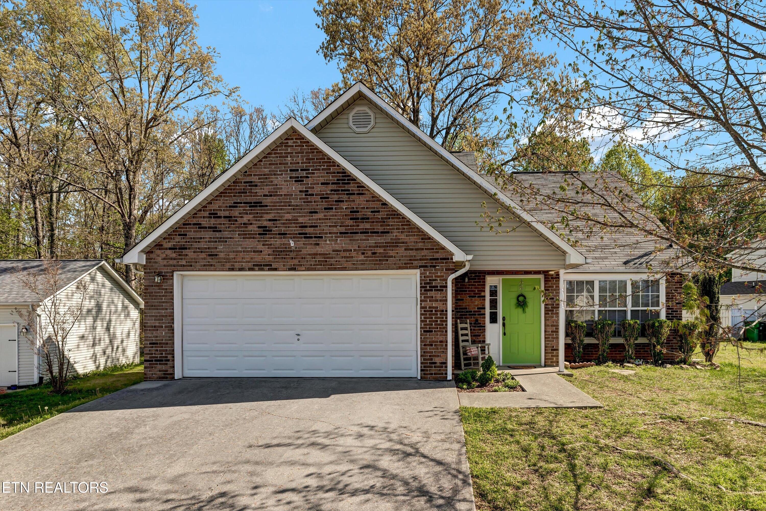 8284 Oak Terrace Lane Property Photo