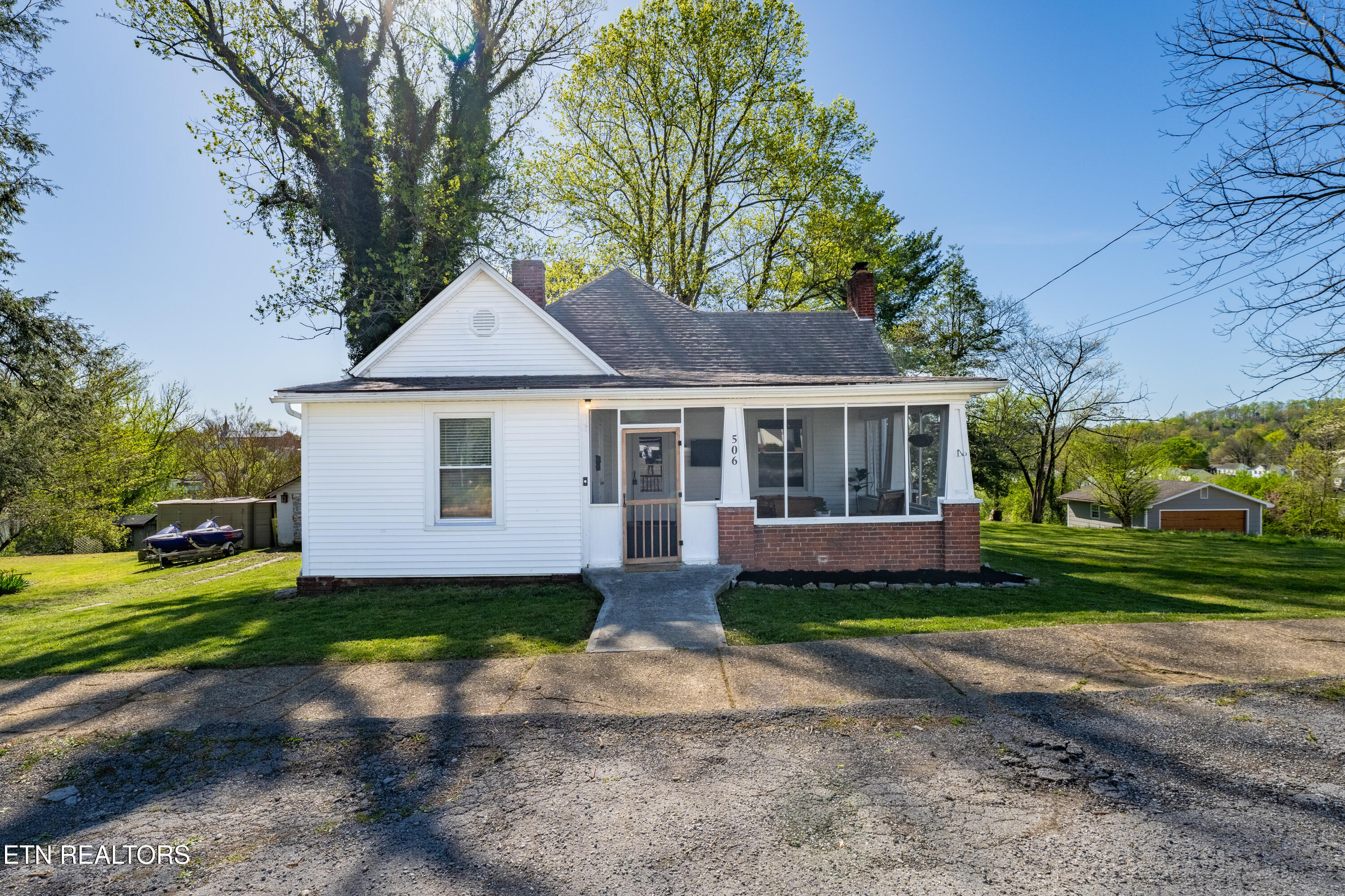 506 E Ash St Property Photo