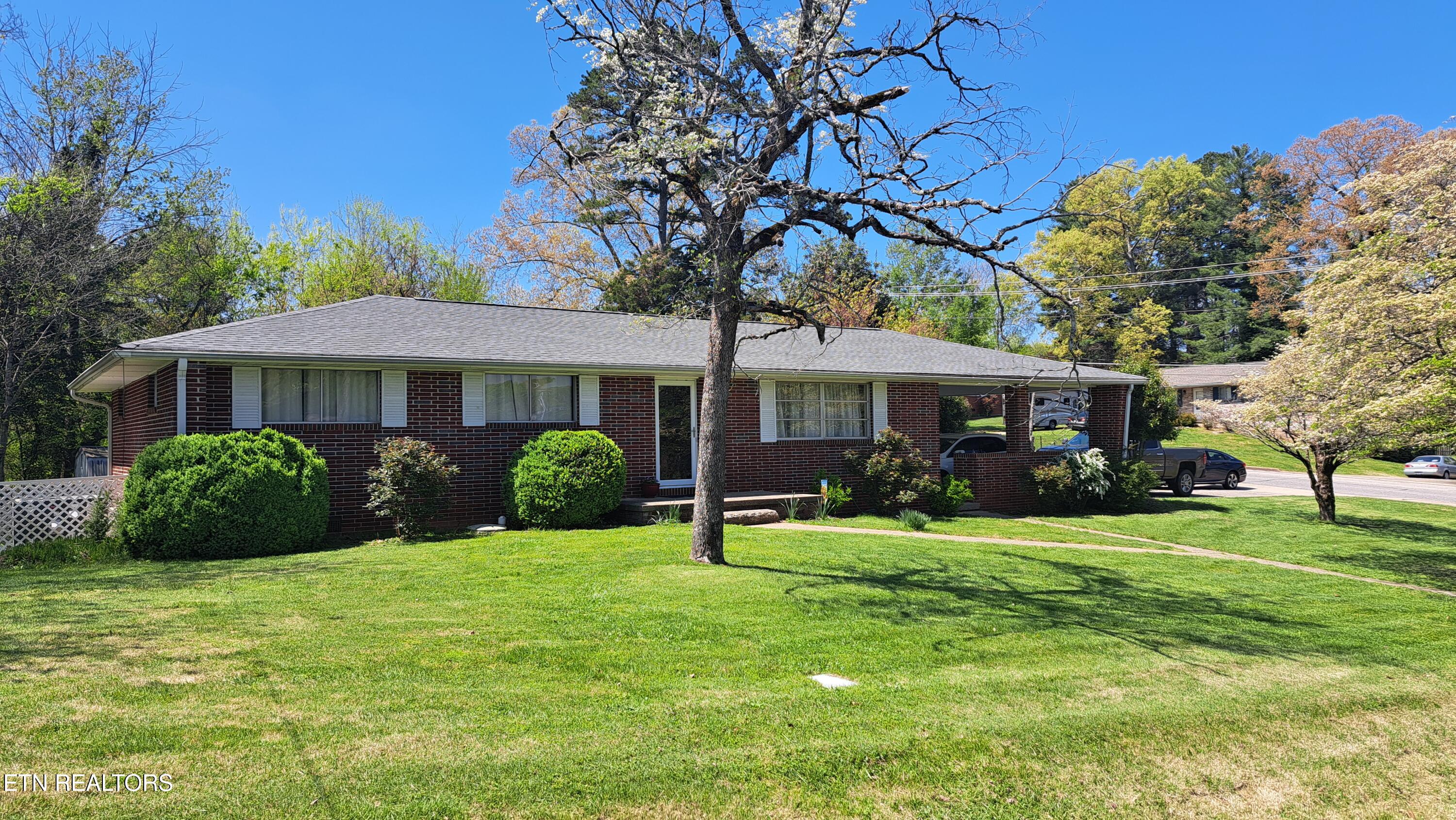 1824 Cherokee St Property Photo