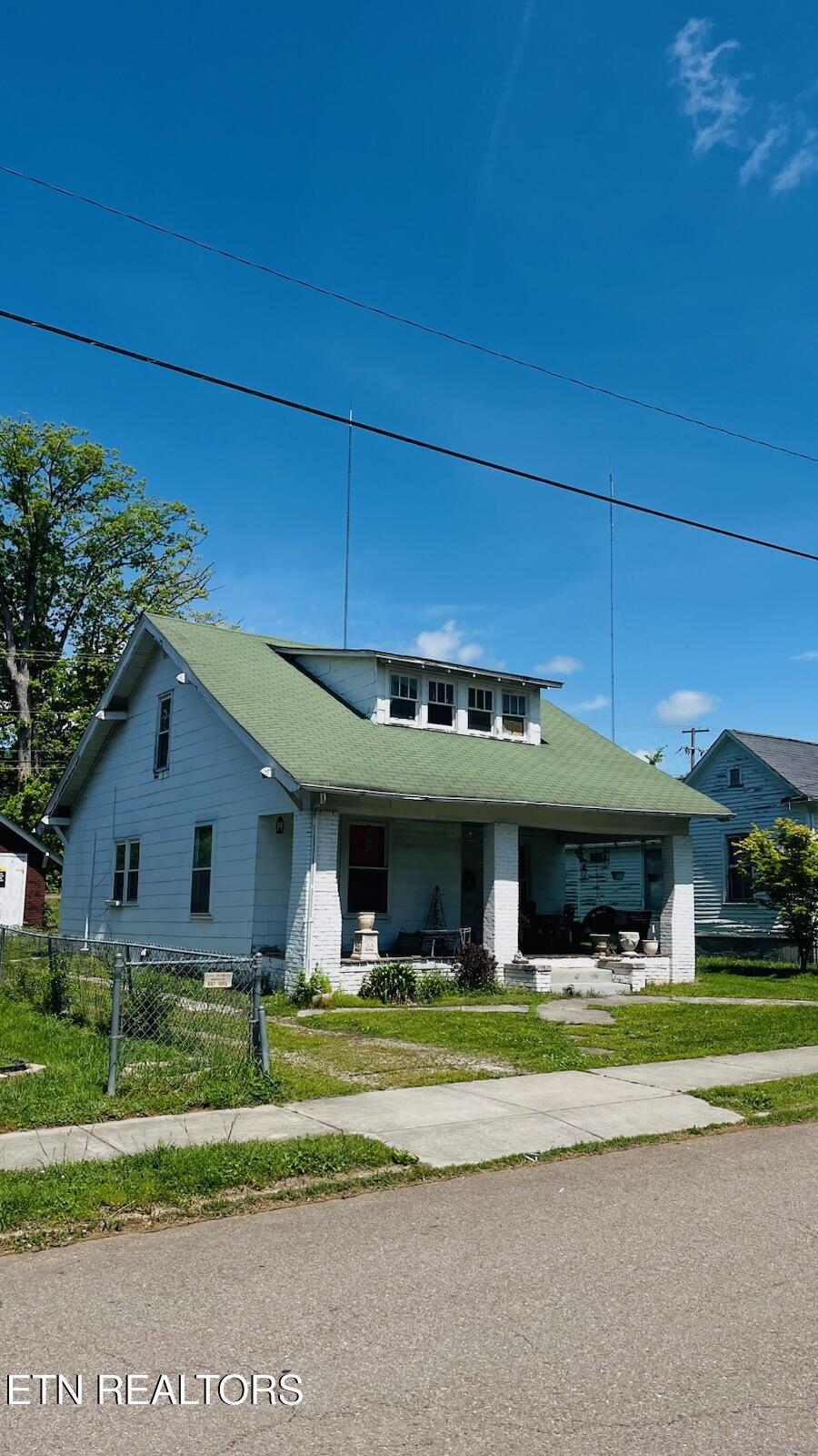 315 E Morelia Ave Property Photo