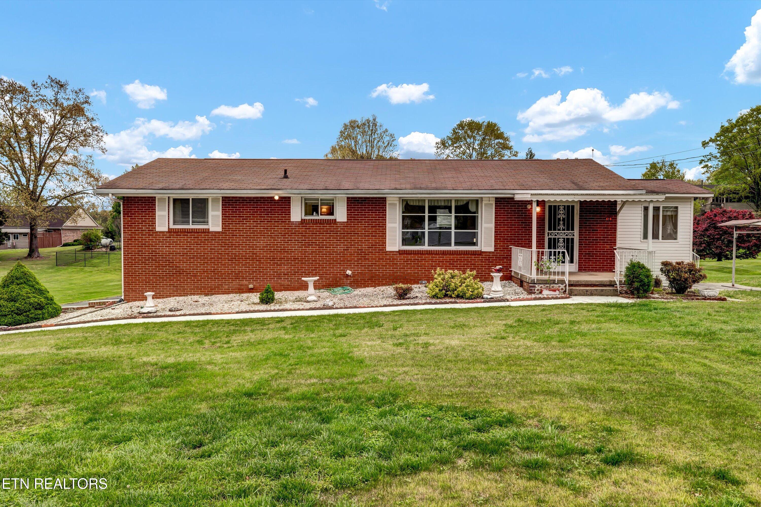 616 Centeroak Drive Property Photo