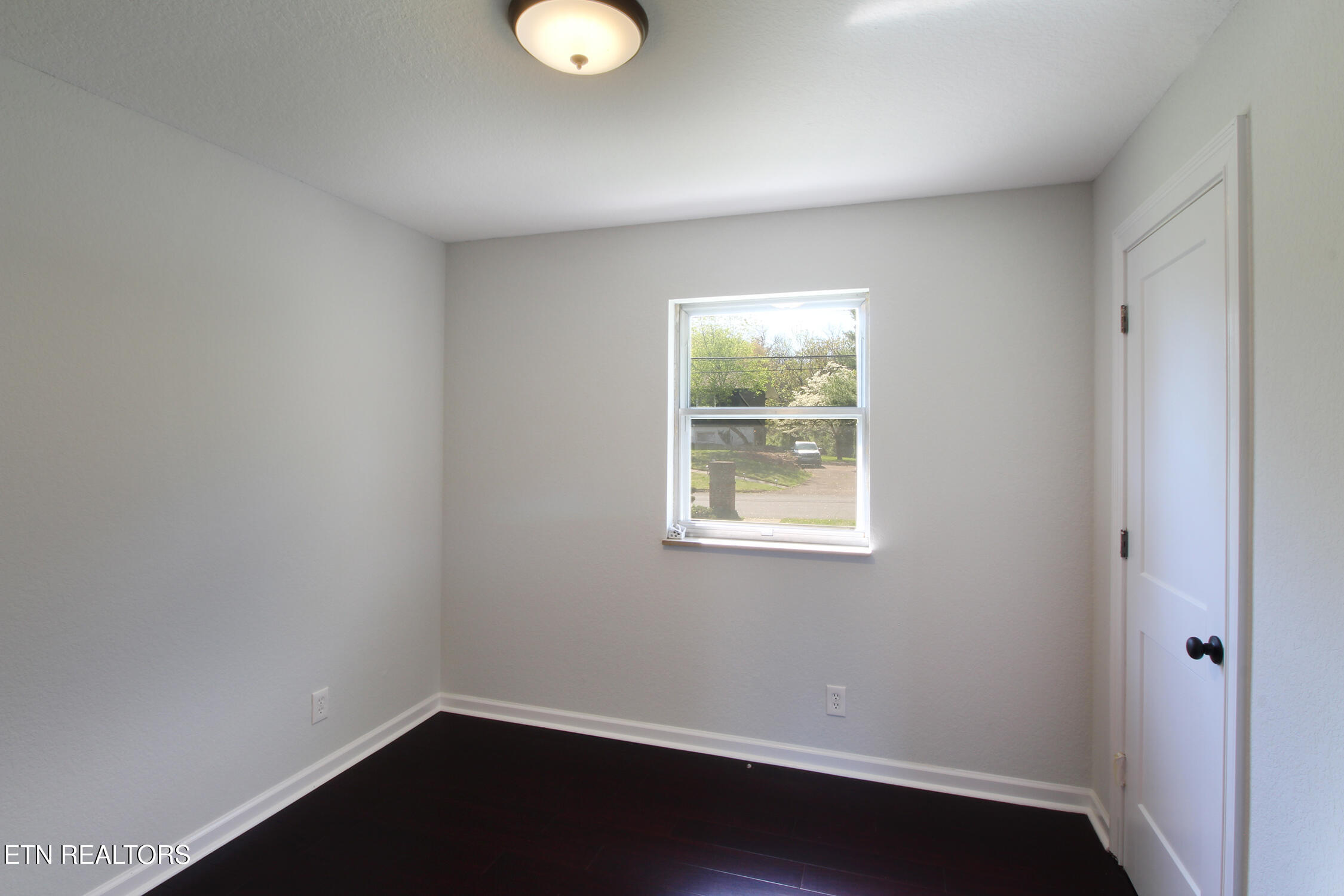 9040 Shallowford Rd Property Photo 16