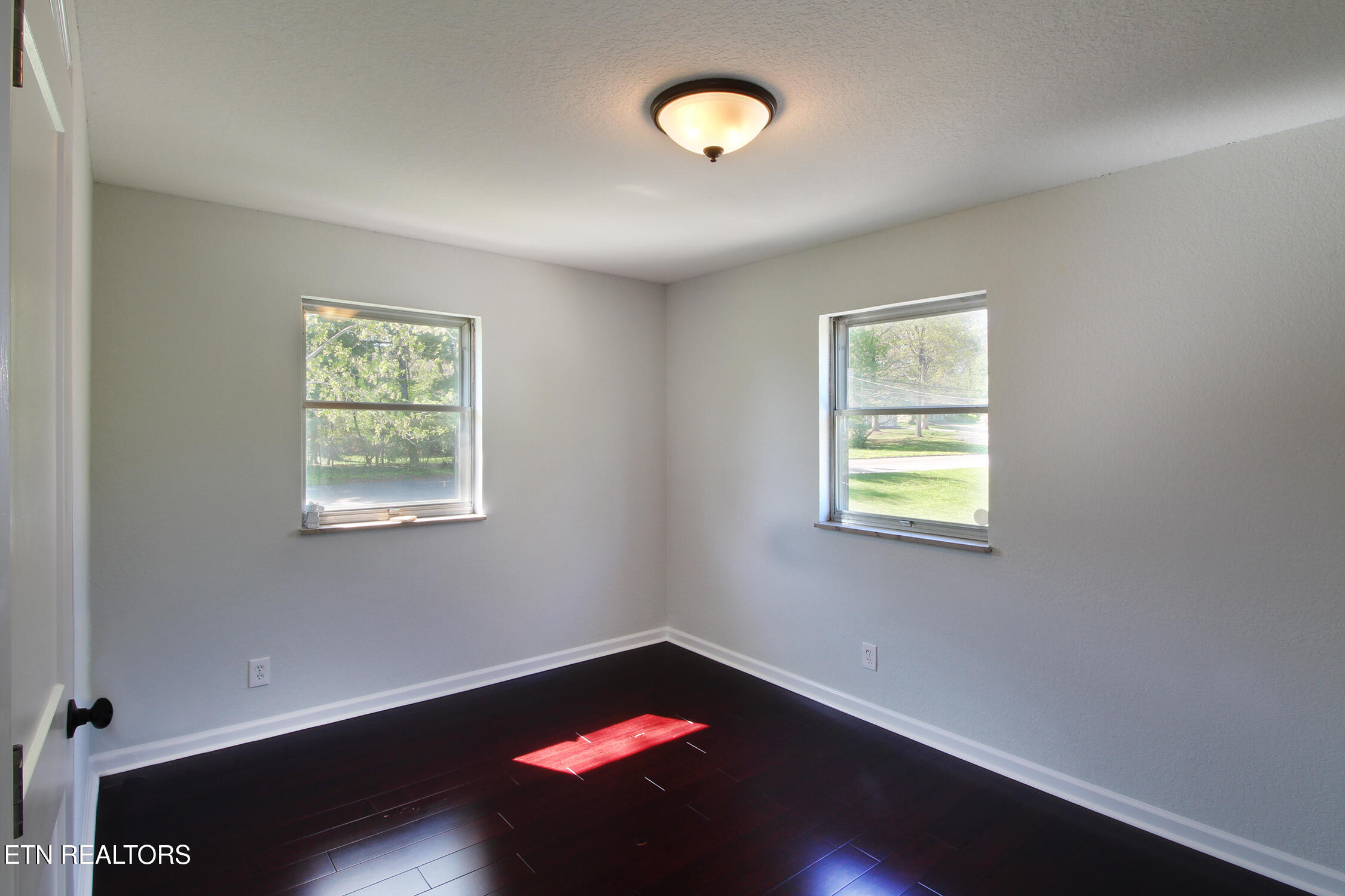 9040 Shallowford Rd Property Photo 17