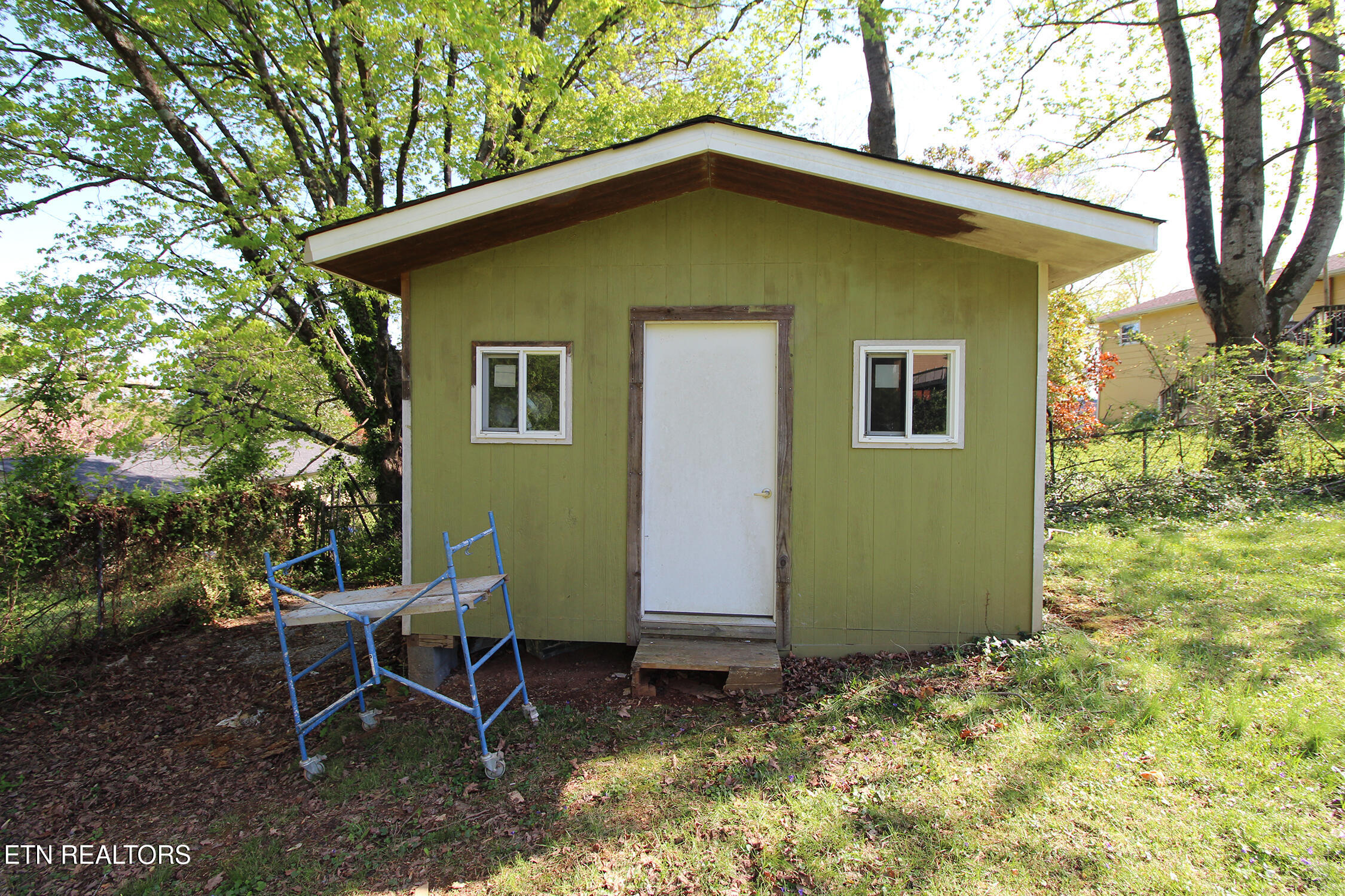 9040 Shallowford Rd Property Photo 36