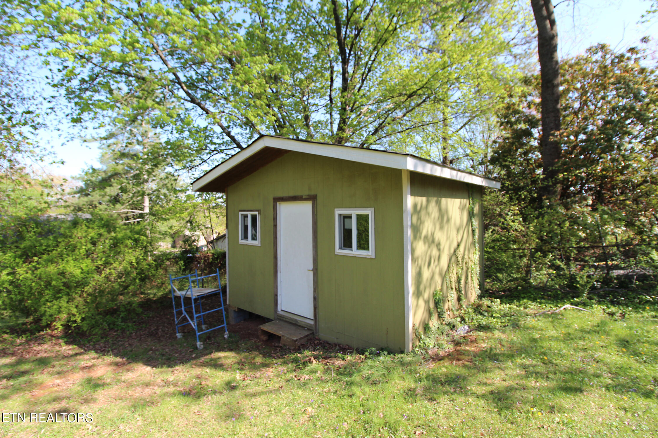 9040 Shallowford Rd Property Photo 37