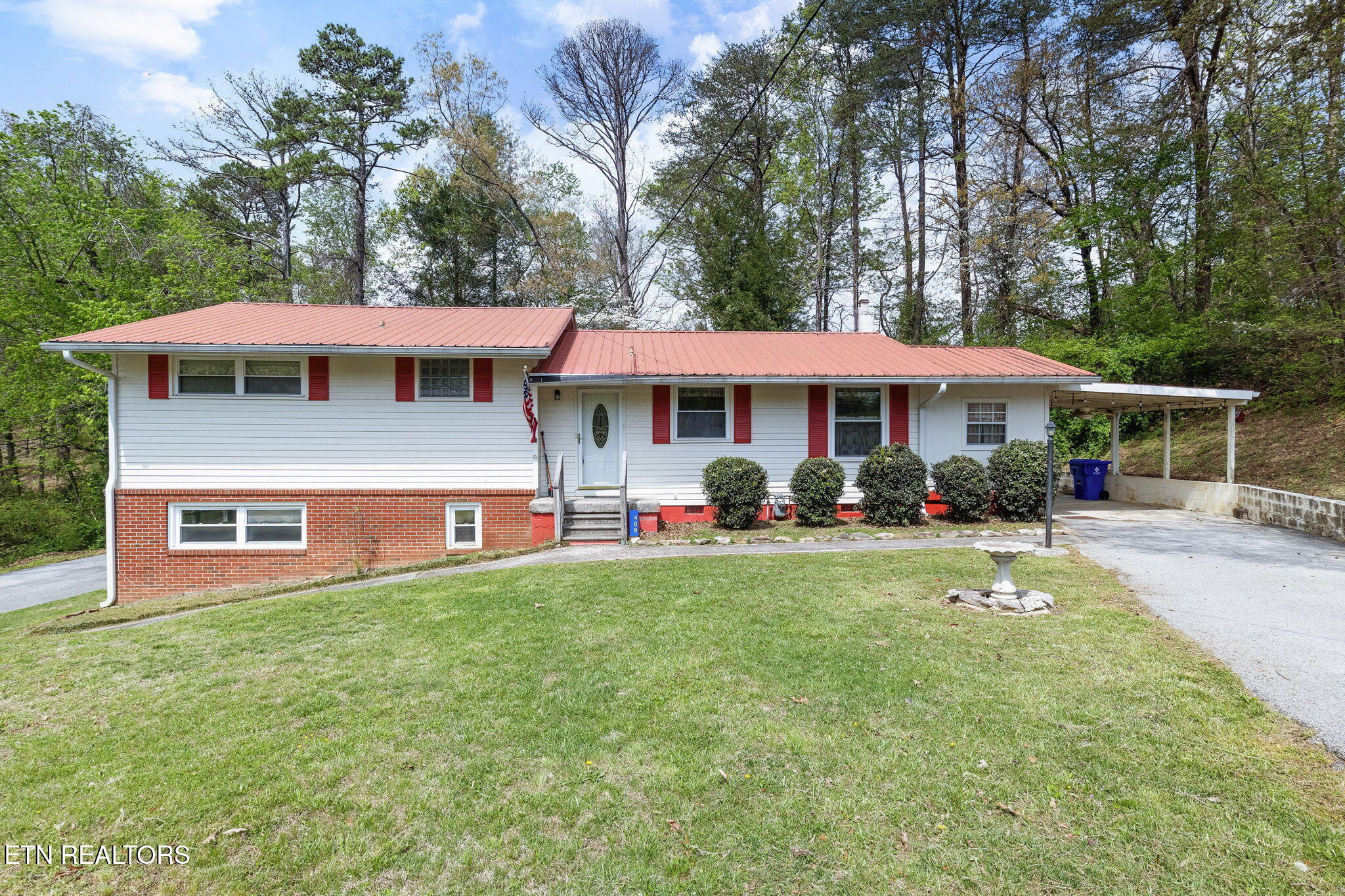 408 White Oak Drive Property Photo