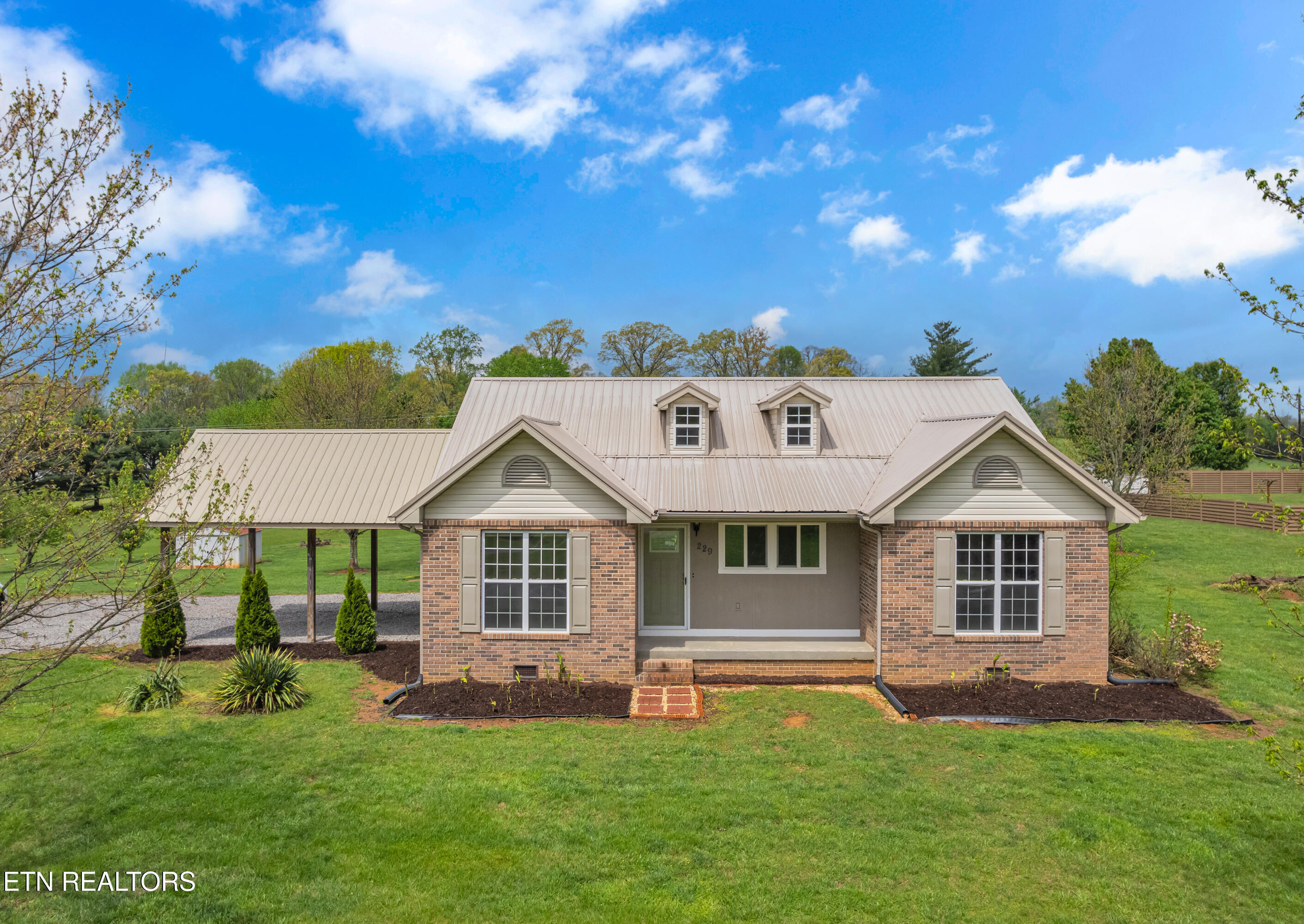 229 Sands Rd Property Photo