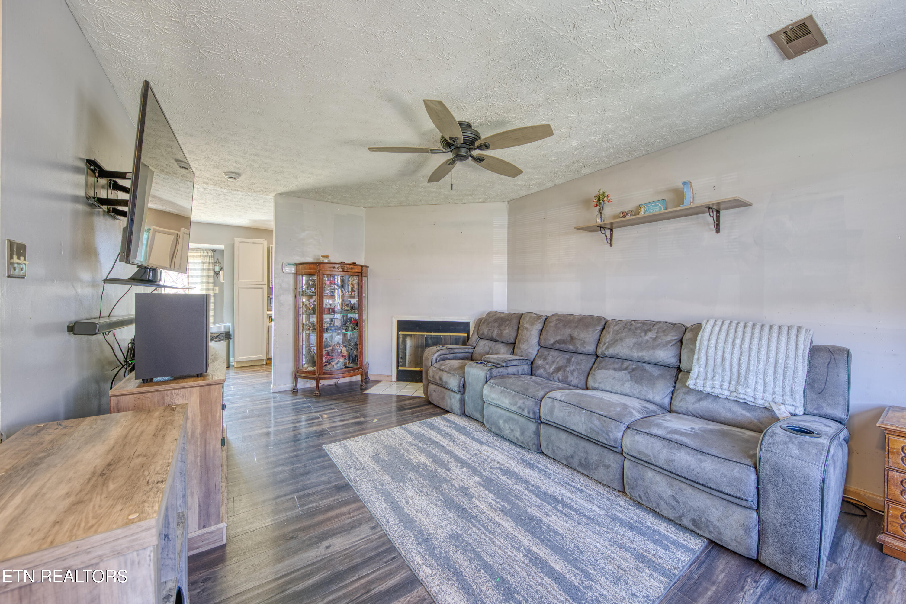 7624 Camden Rd Property Photo 4