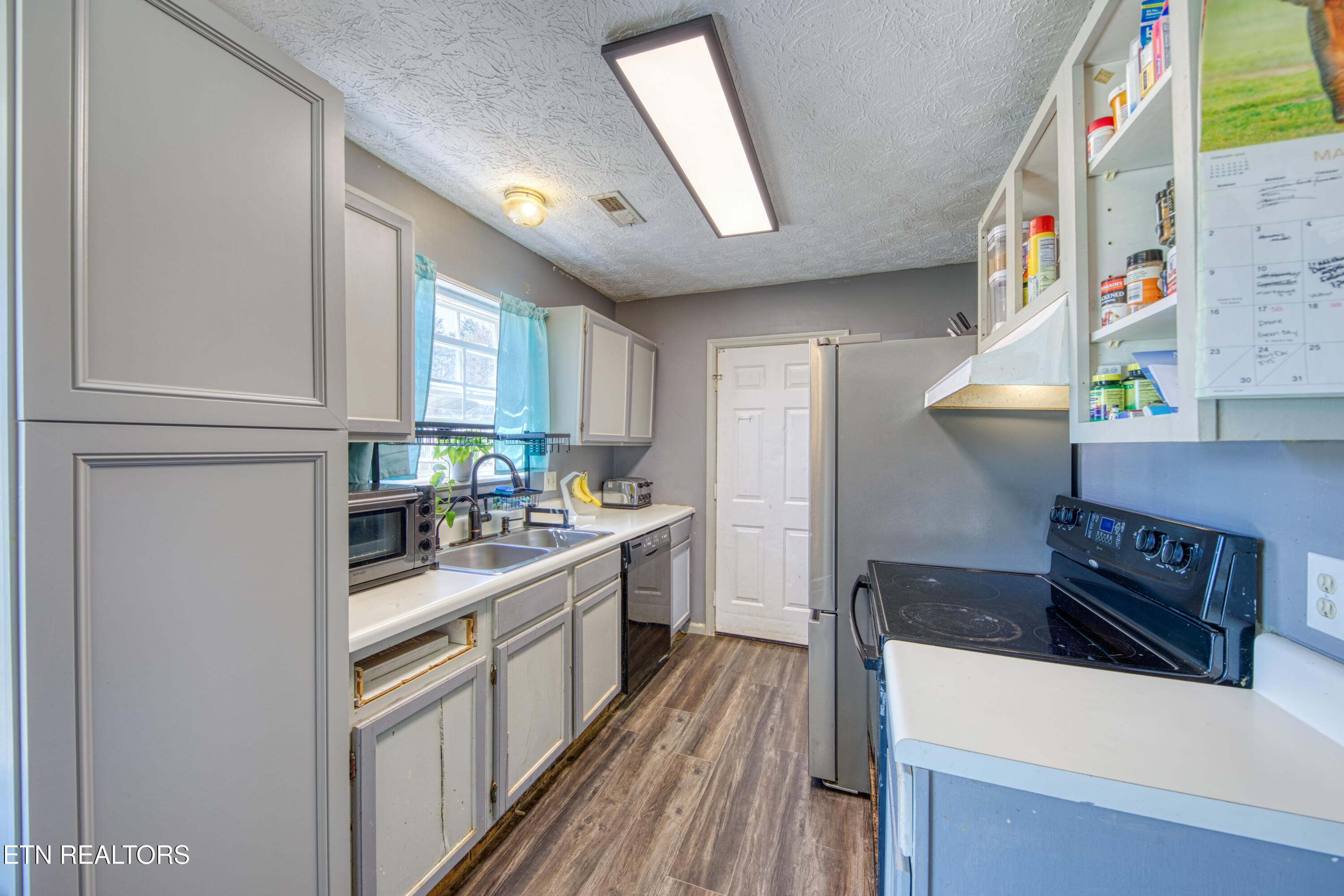 7624 Camden Rd Property Photo 6