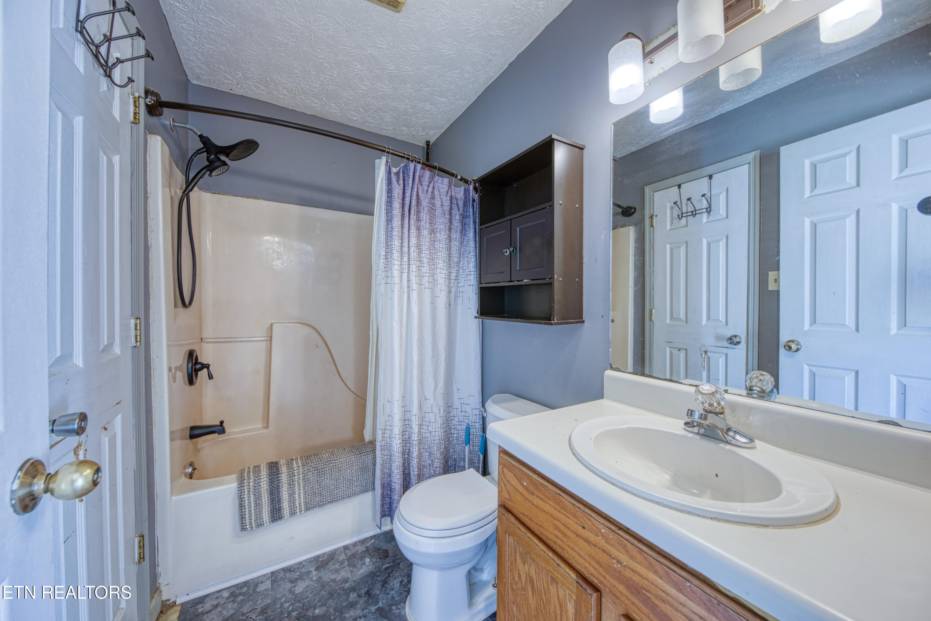 7624 Camden Rd Property Photo 9
