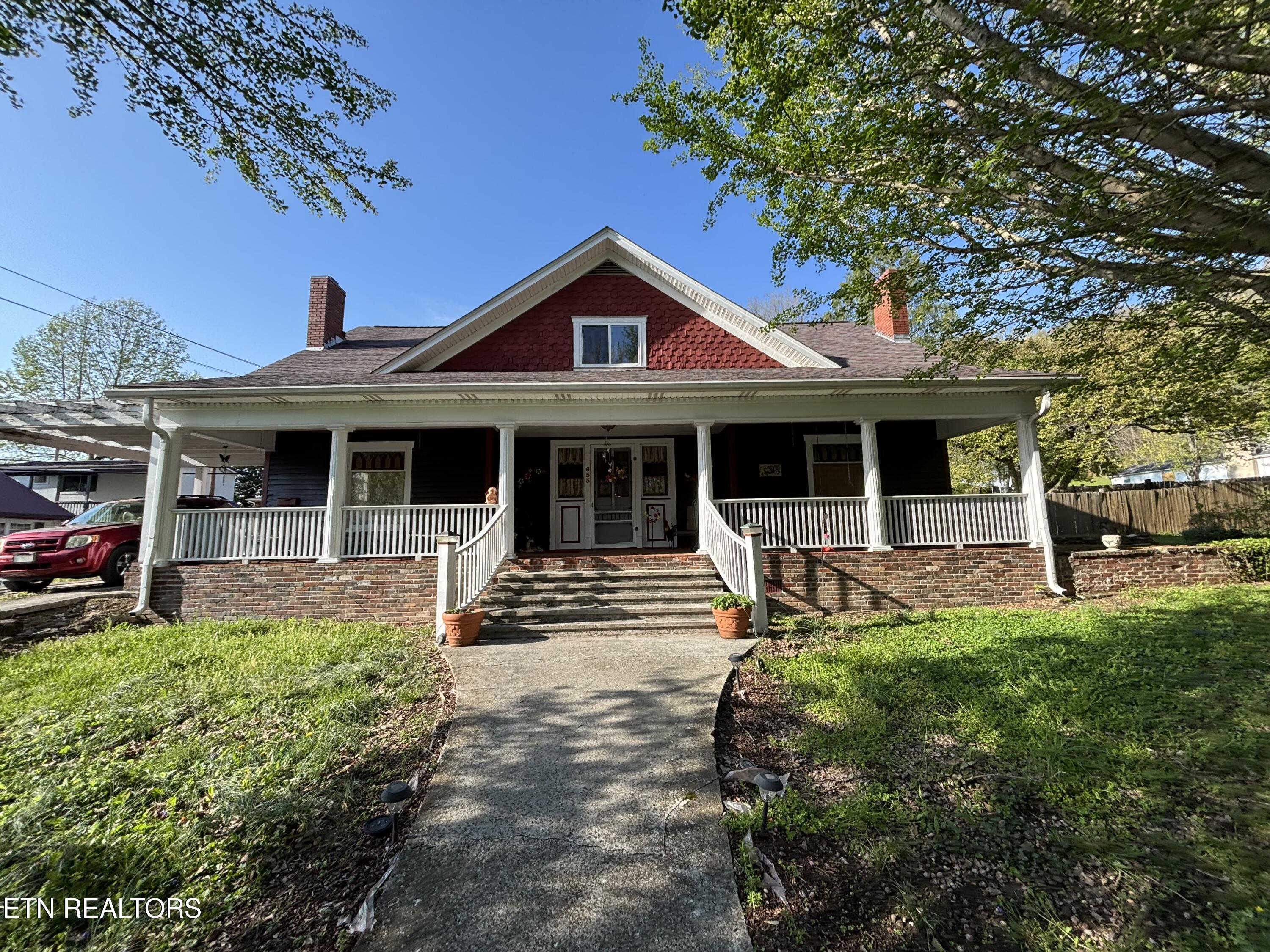 653 Cumberland Ave Property Photo