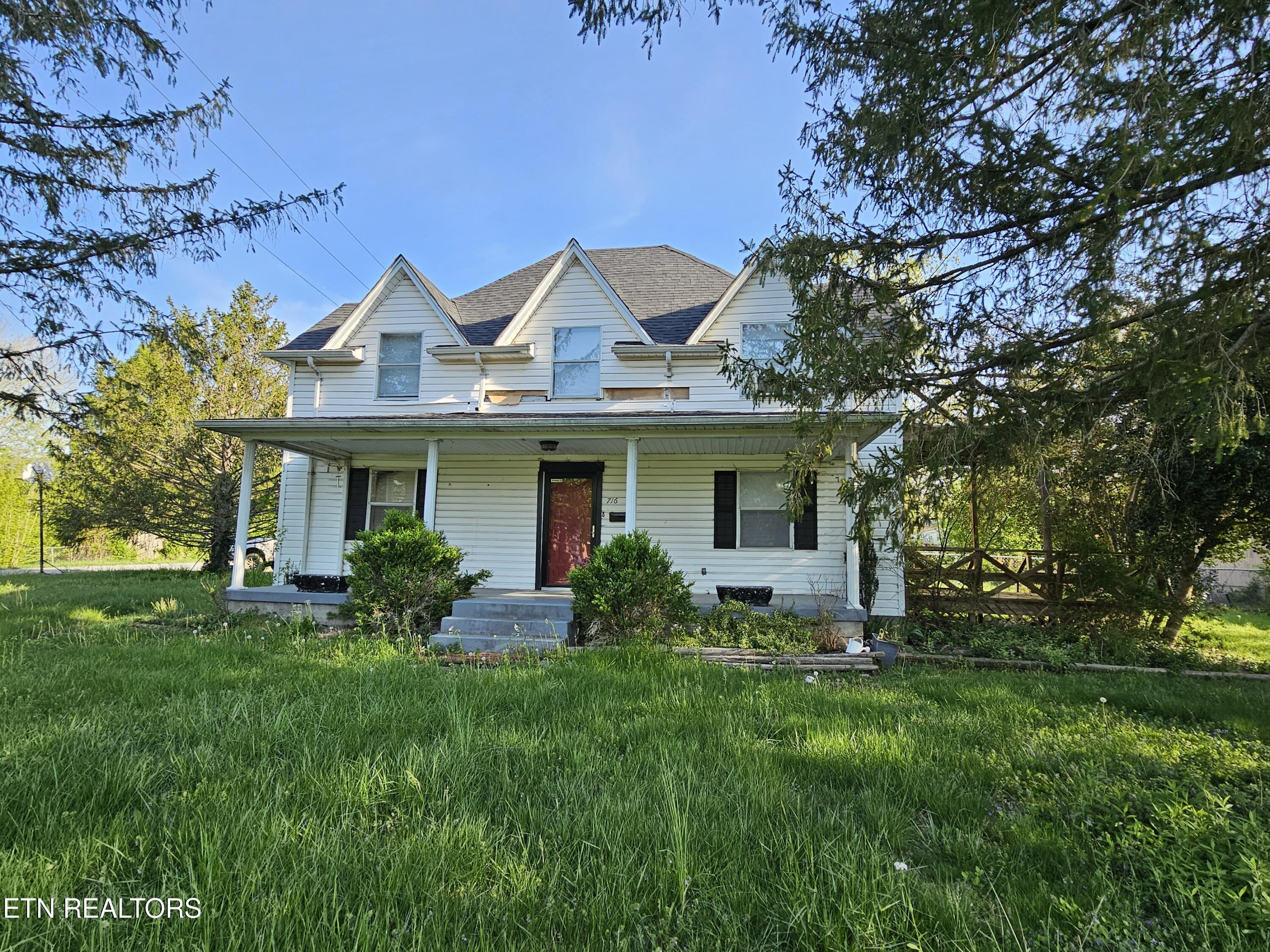 716 Ilchester Ave Property Photo