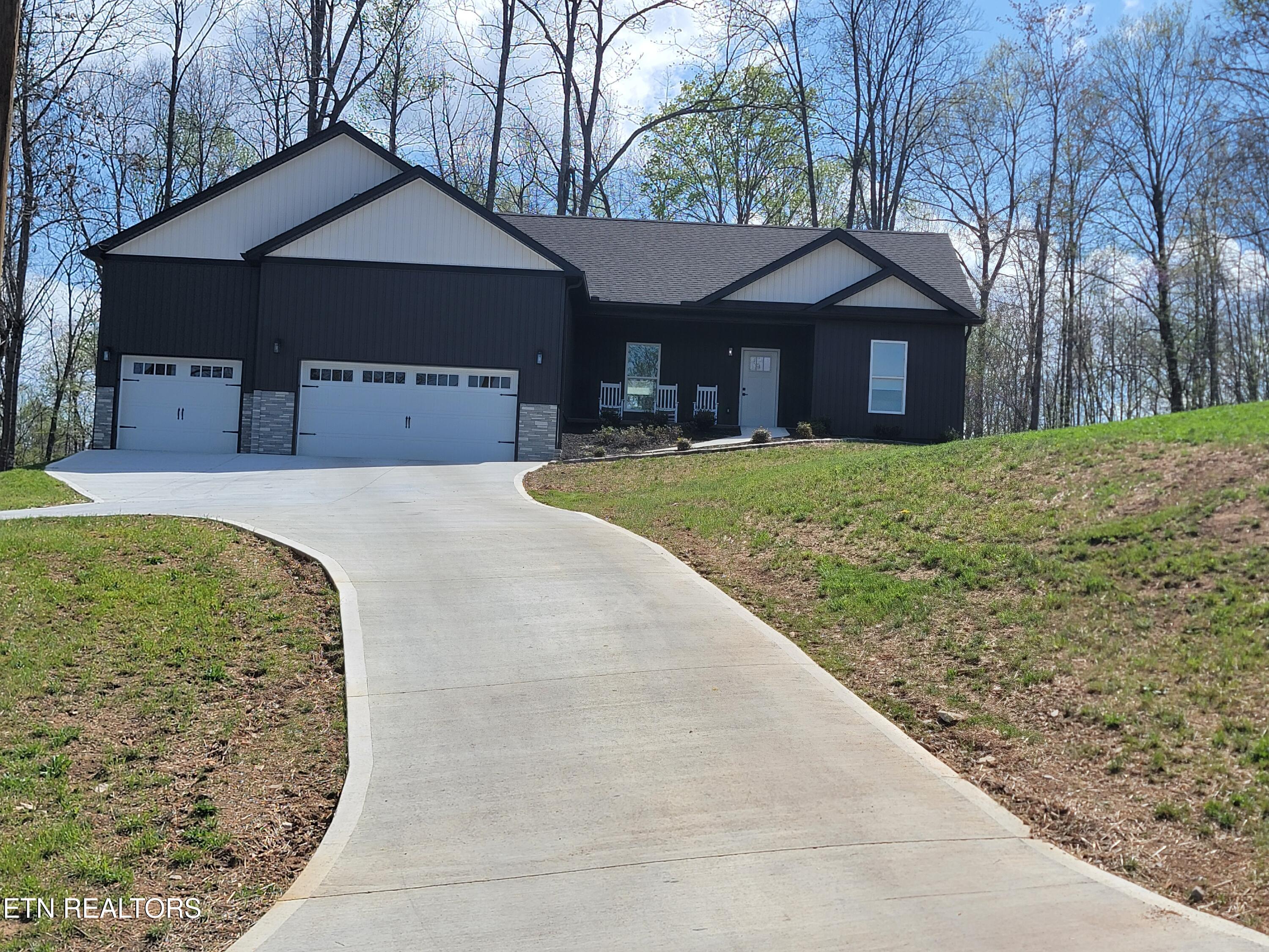 555 Hickory Pointe Lane Property Photo