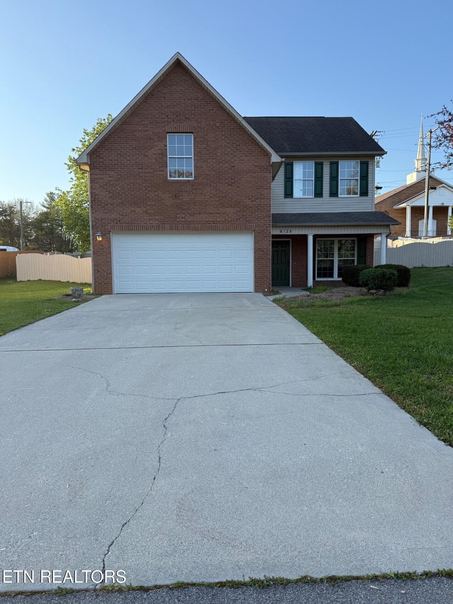 6729 Maple Creek Way Property Photo