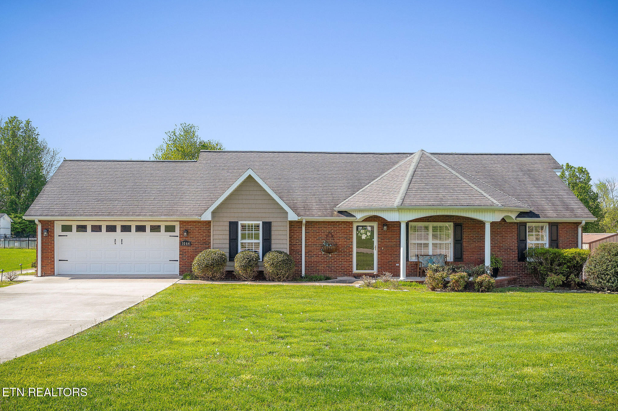 1064 Heathwood West Property Photo