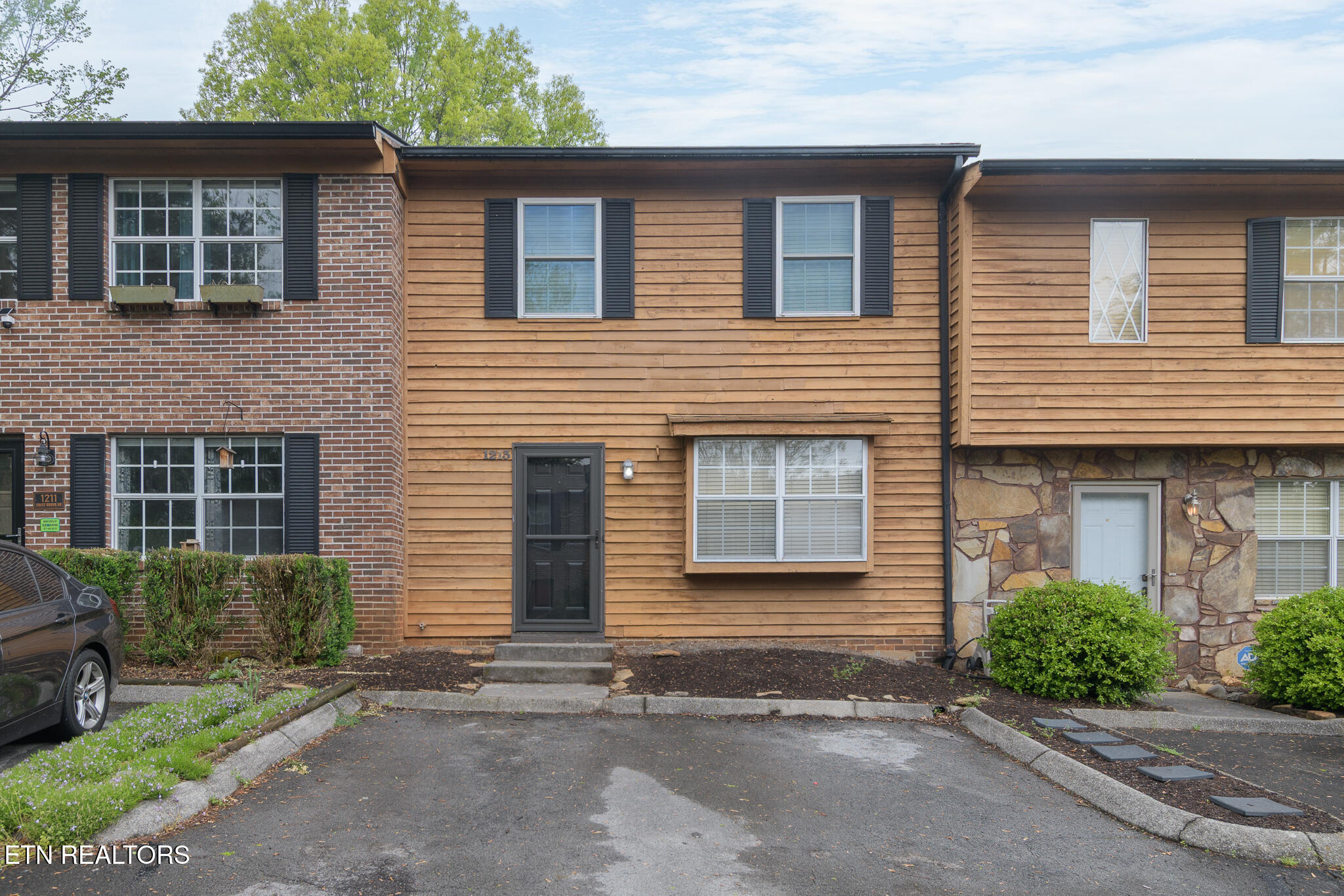 1213 Crest Brook Drive Property Photo 2