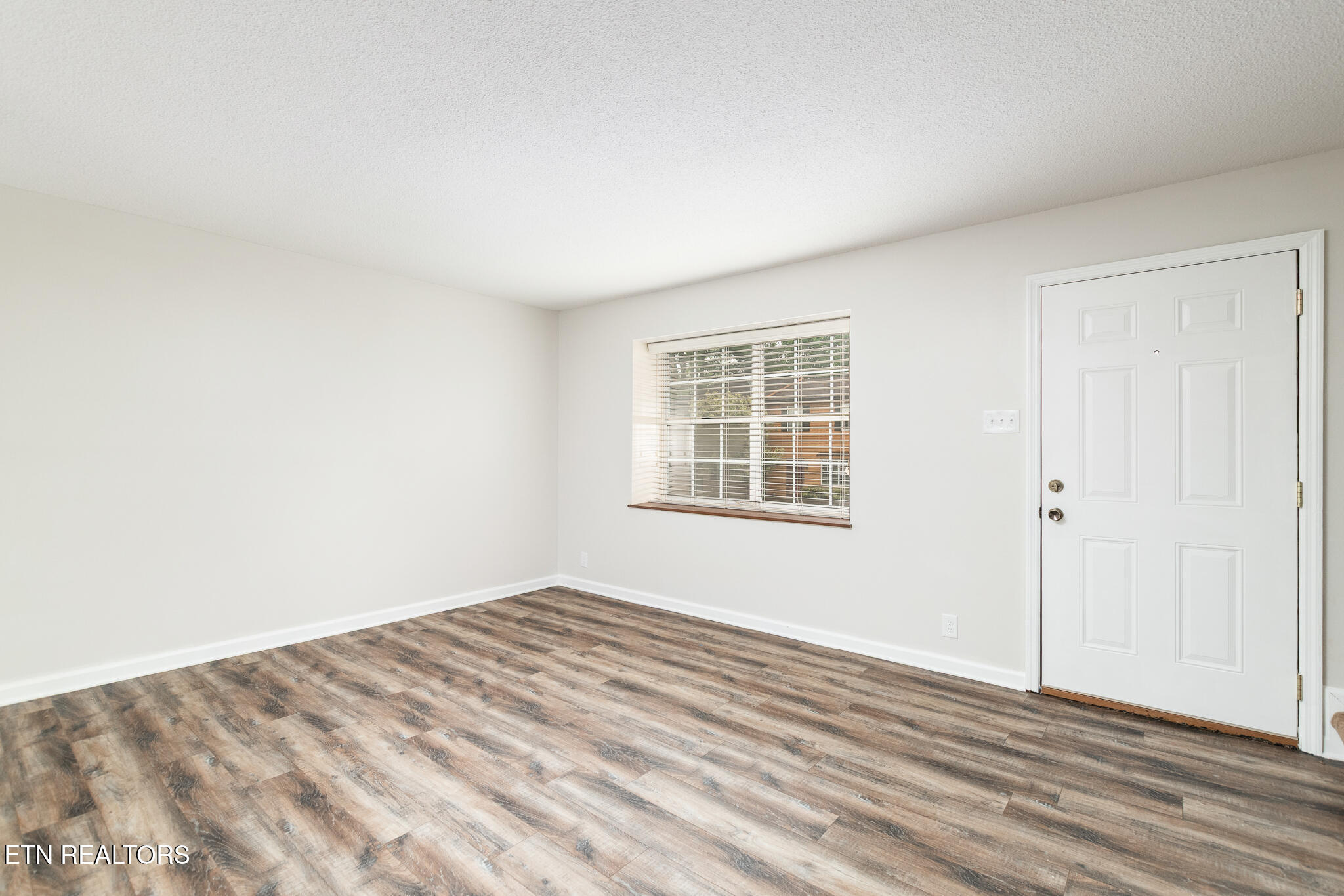 1213 Crest Brook Drive Property Photo 6