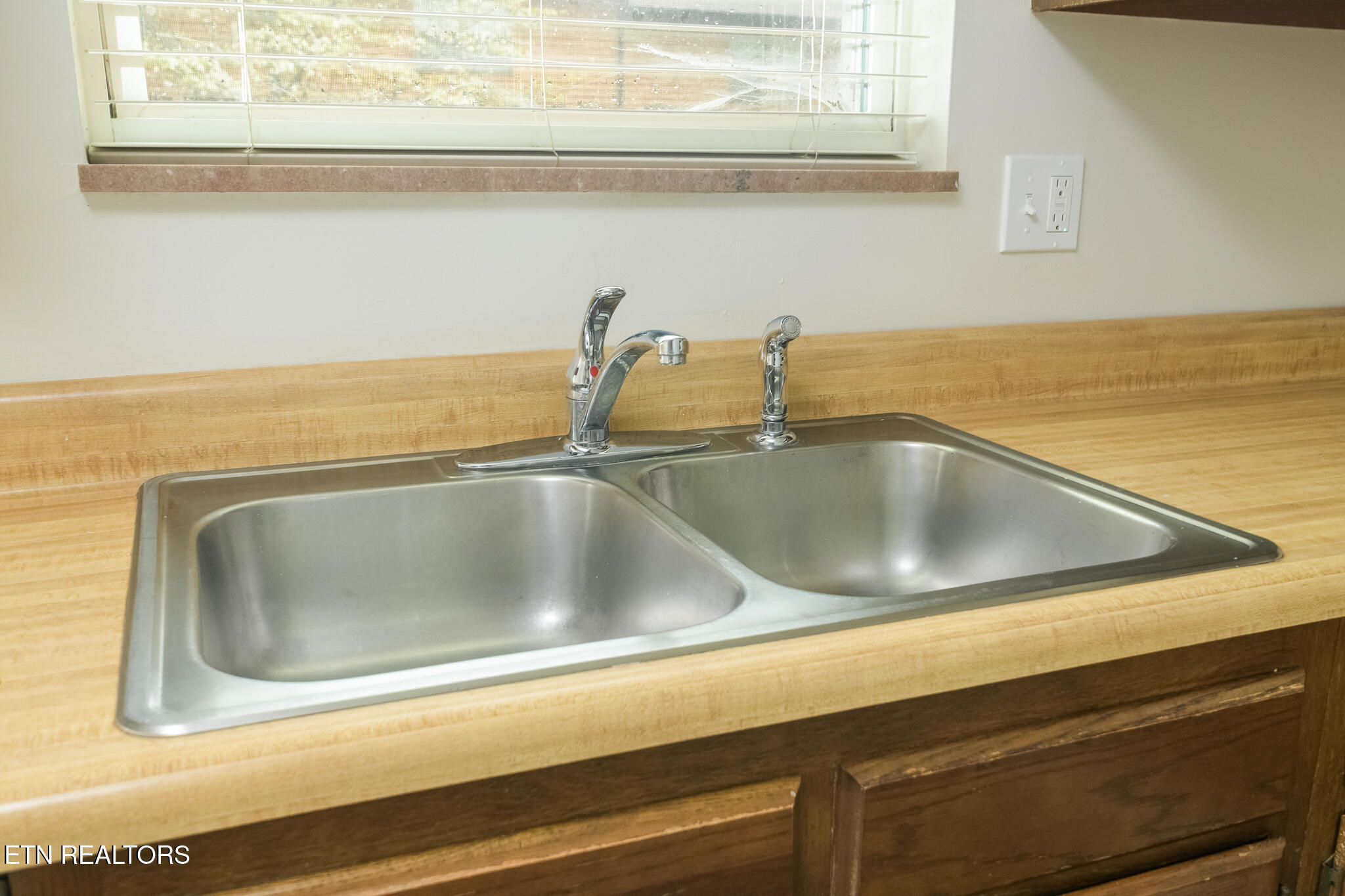 1213 Crest Brook Drive Property Photo 9