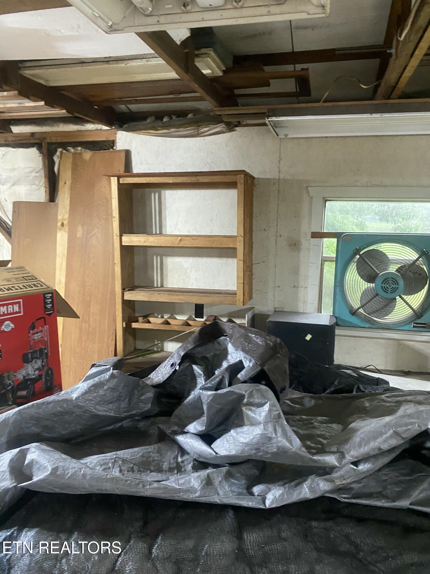 1009 Roysden Rd Property Photo 31