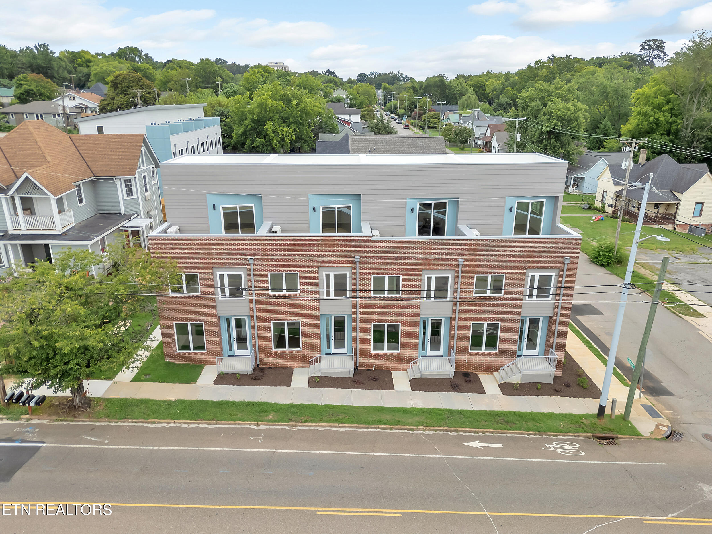 1602 N Central Street Property Photo 2