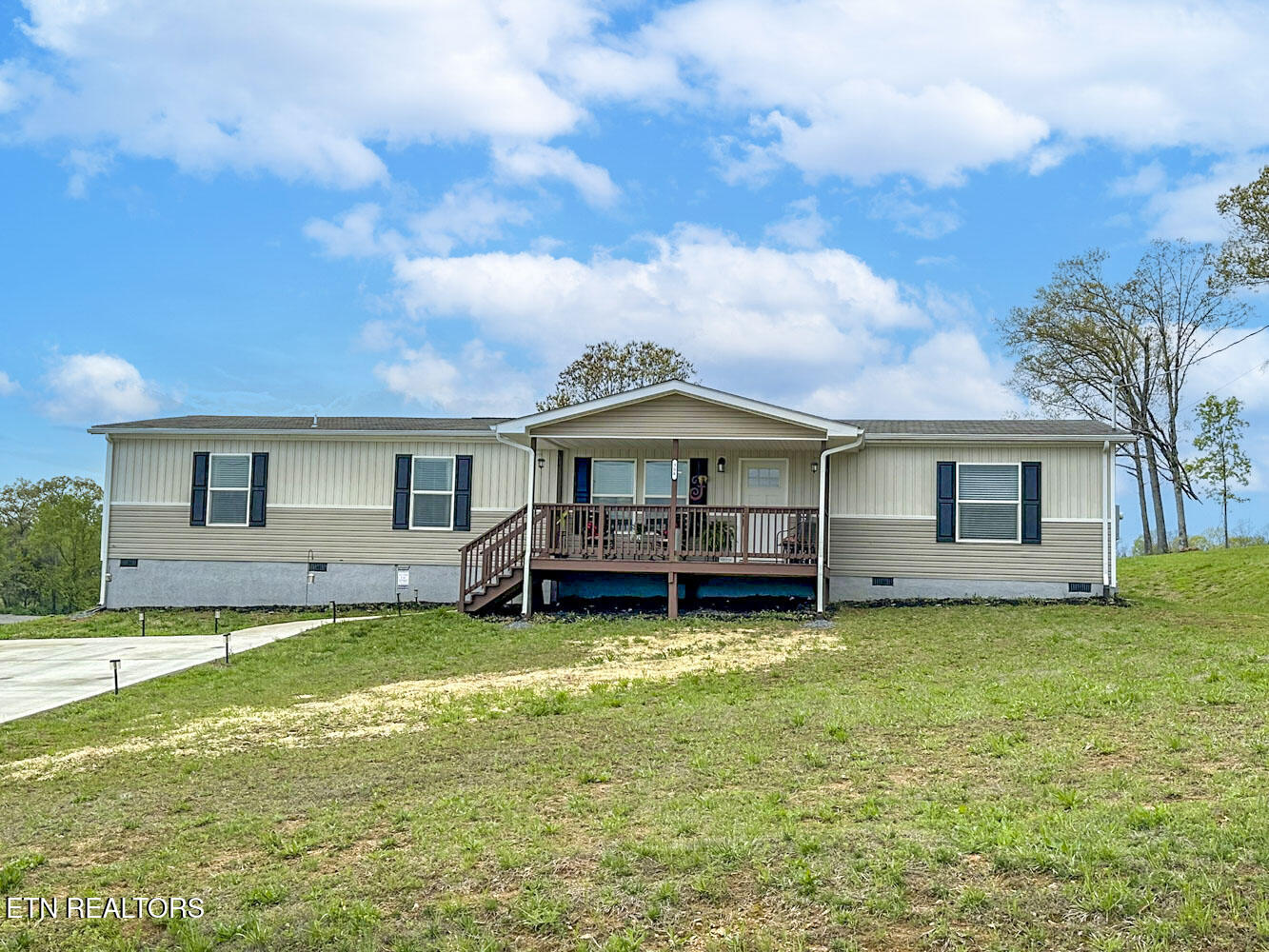 306 Bungalow Drive Property Photo