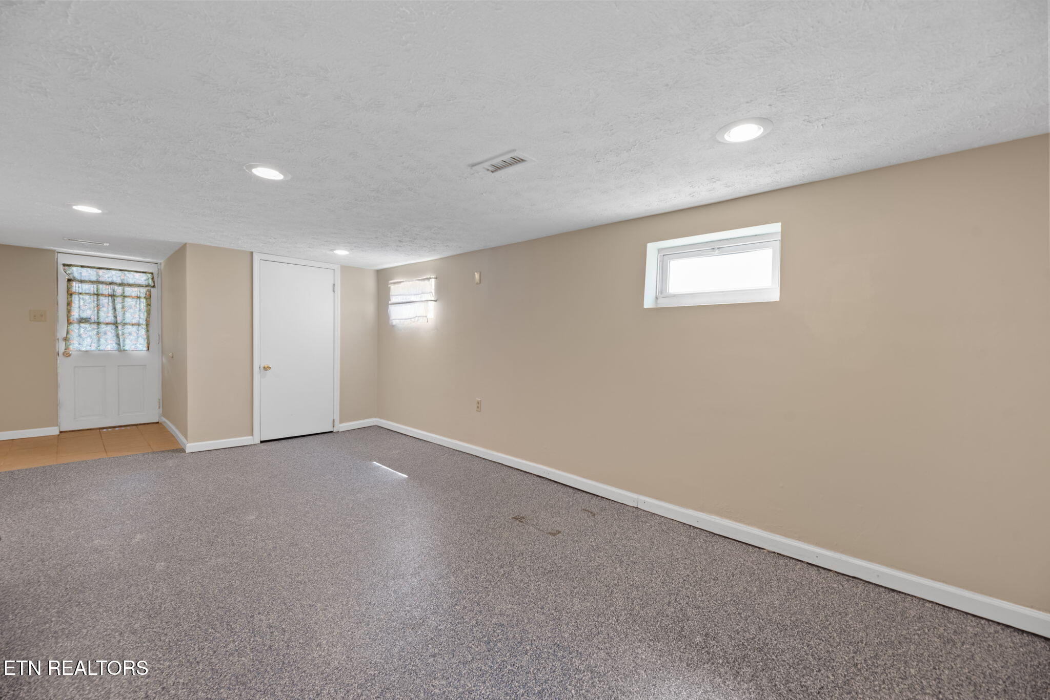 1609 Paris Rd Property Photo 16