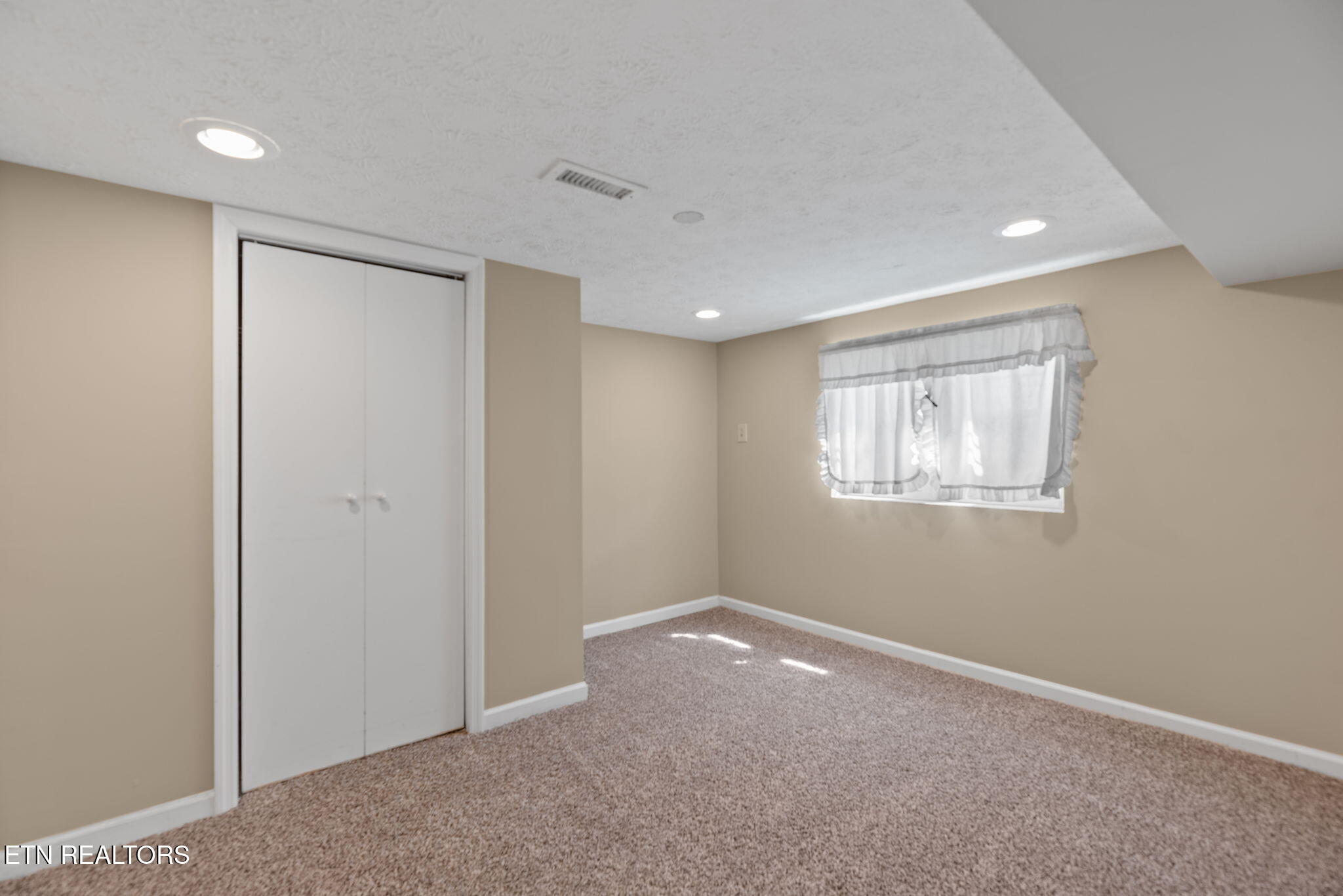 1609 Paris Rd Property Photo 18