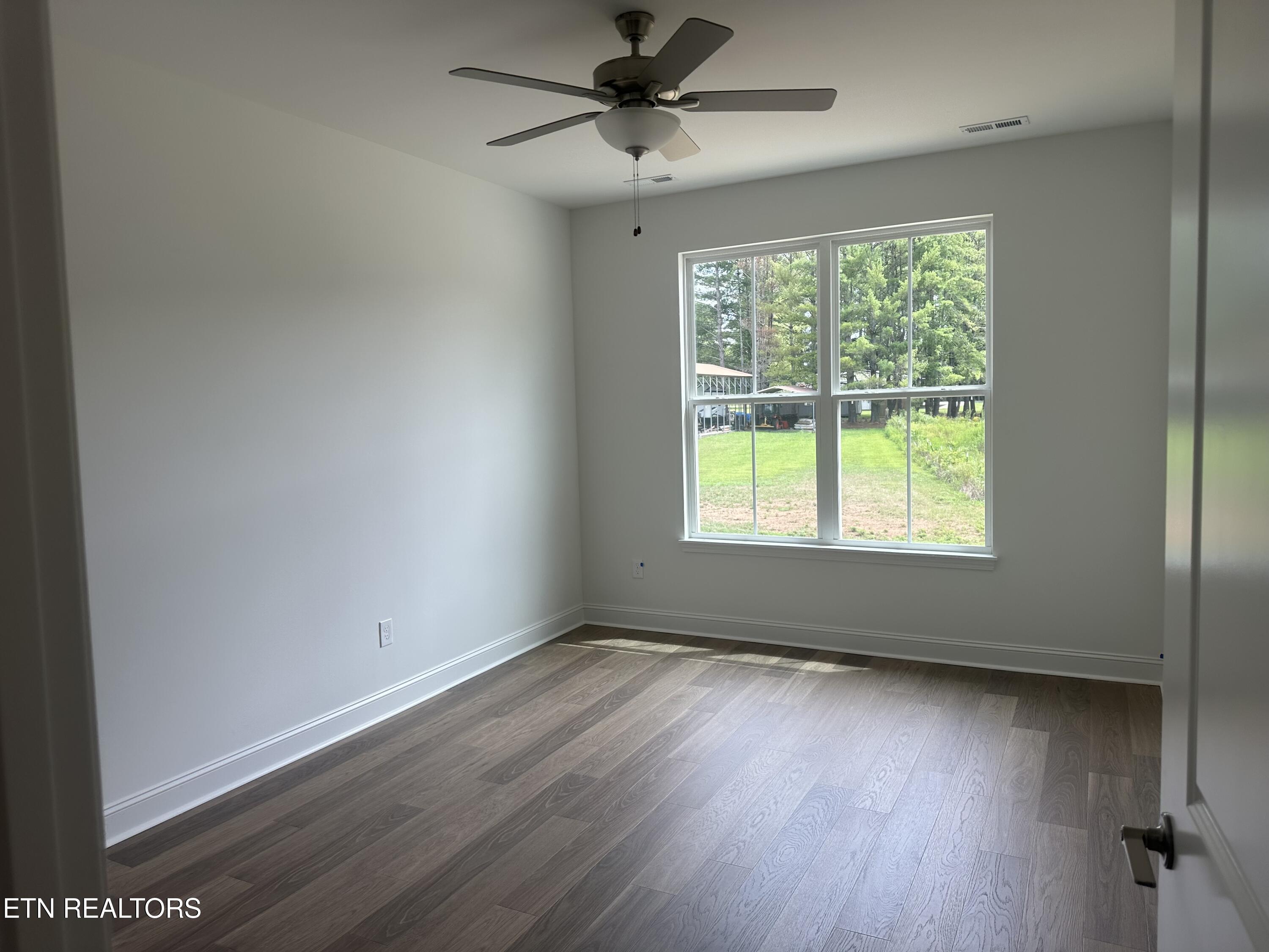 1806 Lateglow Way Property Photo 6