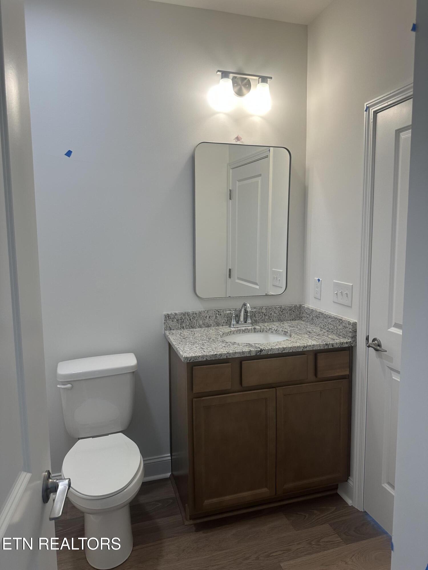 1806 Lateglow Way Property Photo 9