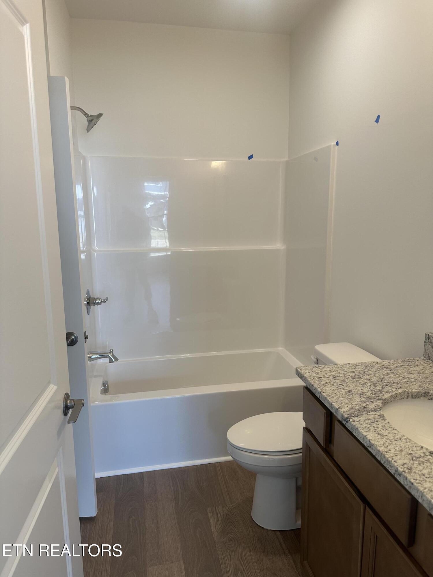 1806 Lateglow Way Property Photo 10