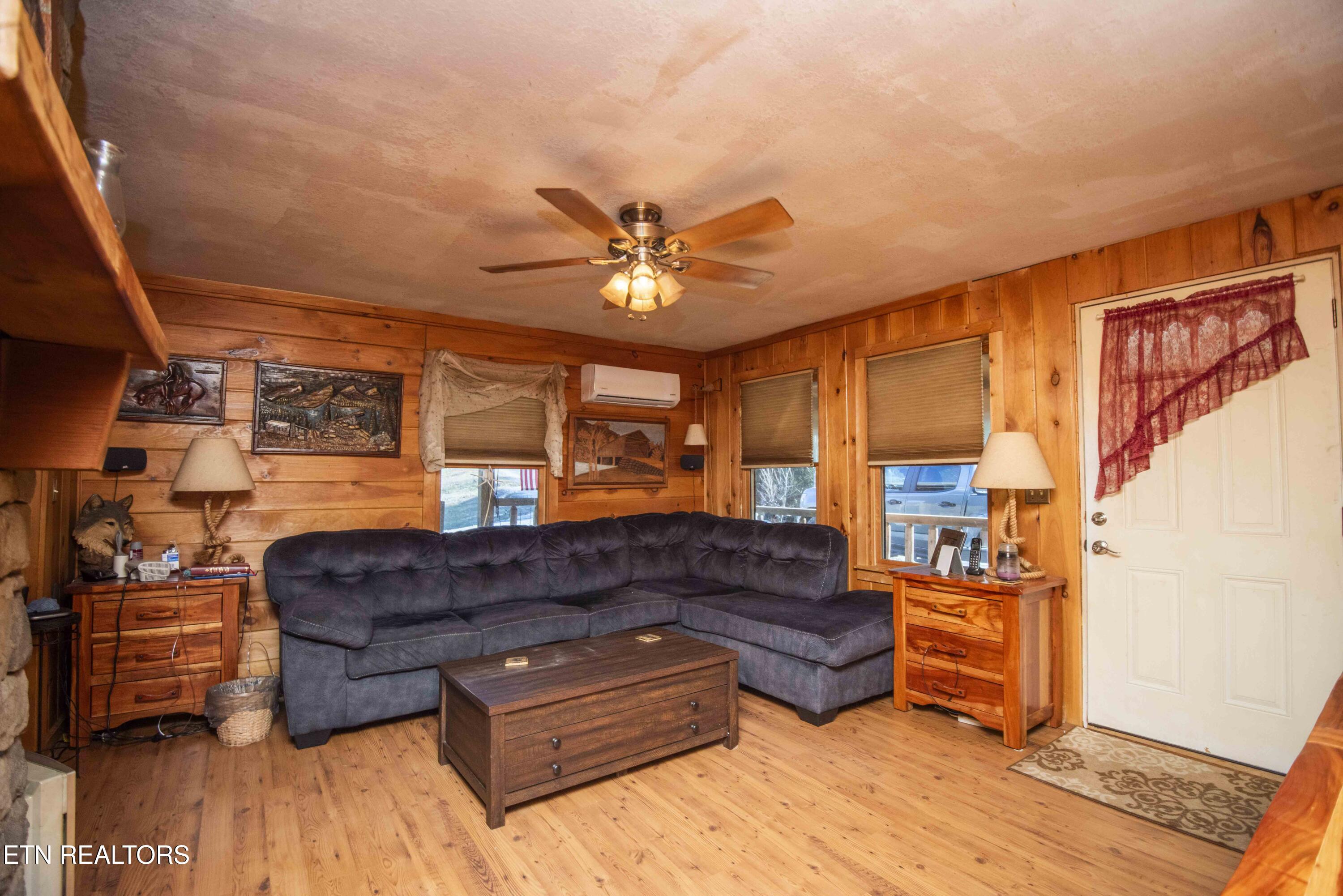5625 Property Photo 11