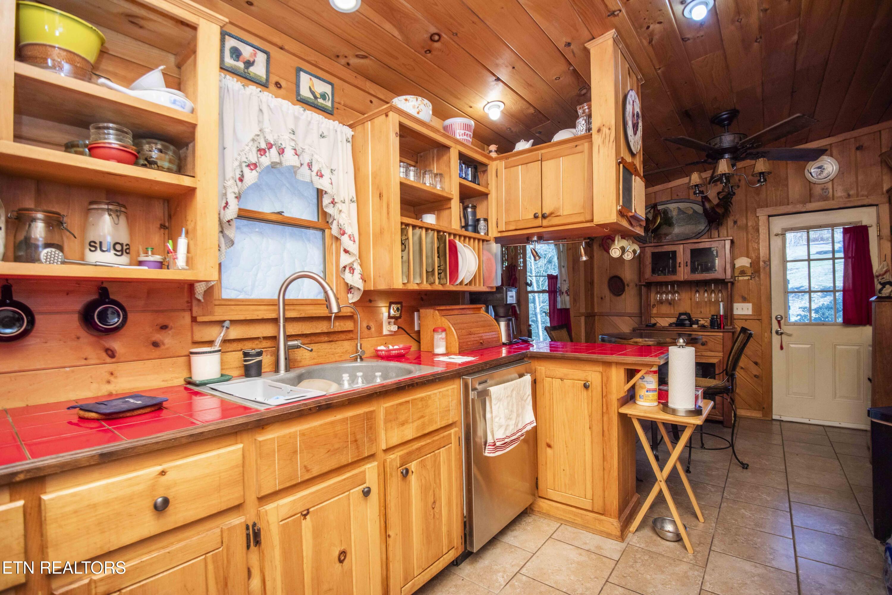 5625 Property Photo 15