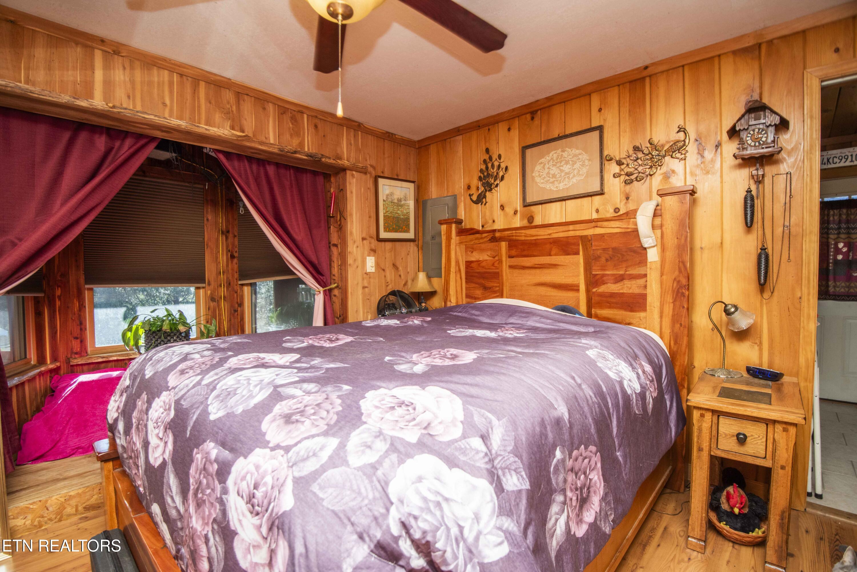 5625 Property Photo 16