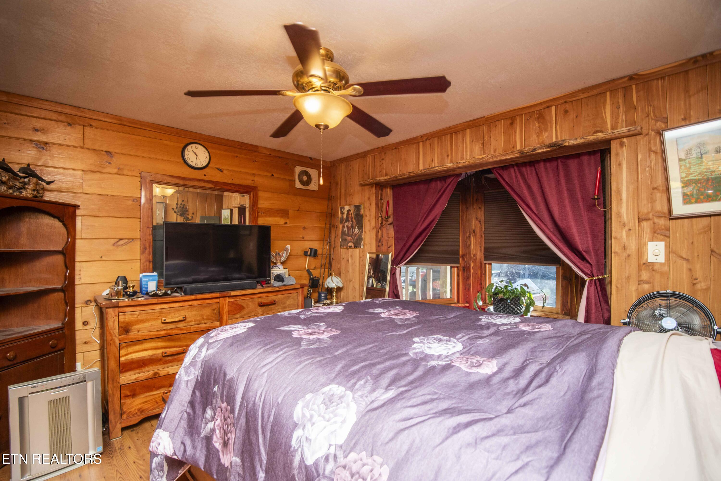 5625 Property Photo 17