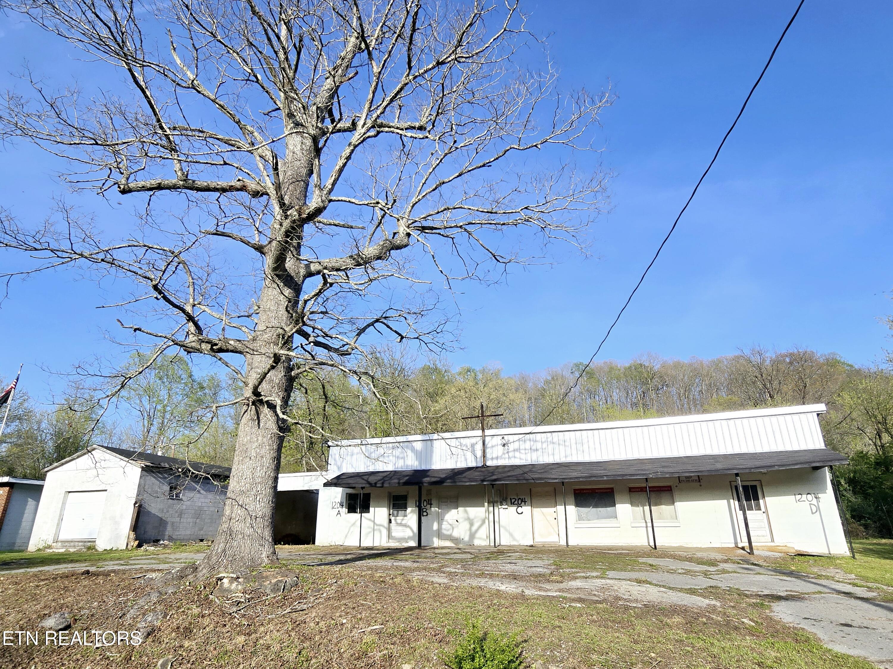 1204 Nashville Hwy Property Photo