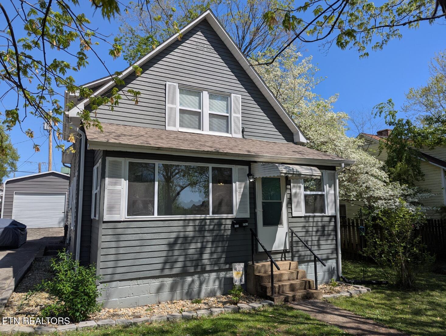 1334 Remsen St Property Photo 1