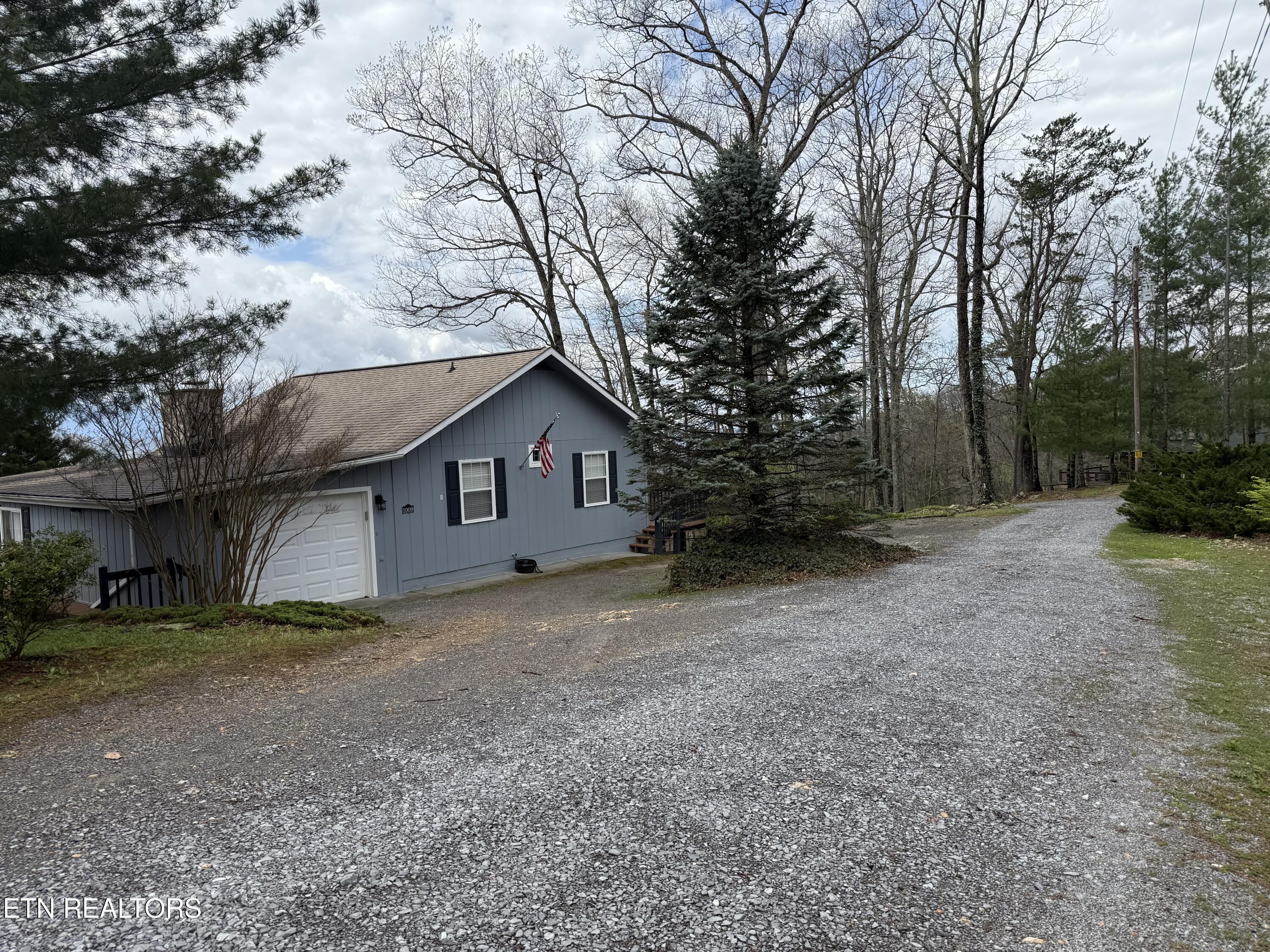 1009 Old Laurel Lane Property Photo