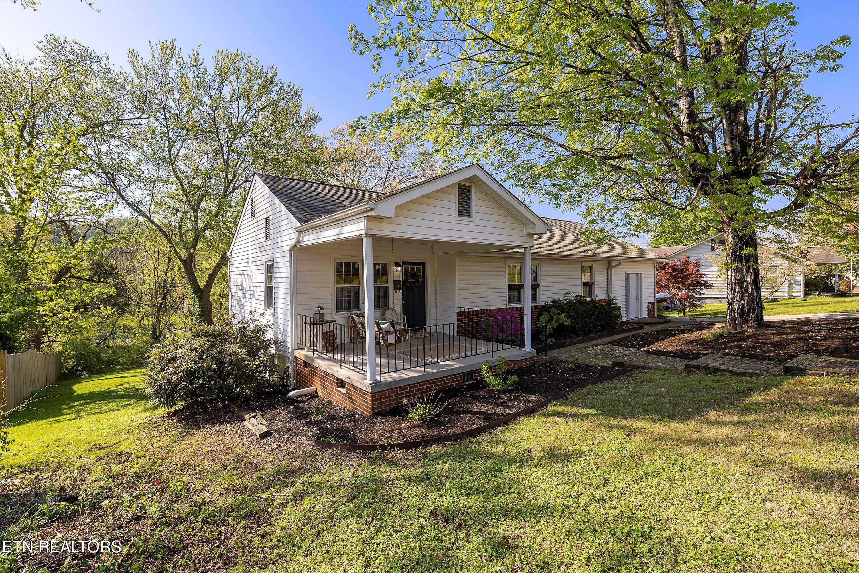 129 S Seneca Rd Property Photo