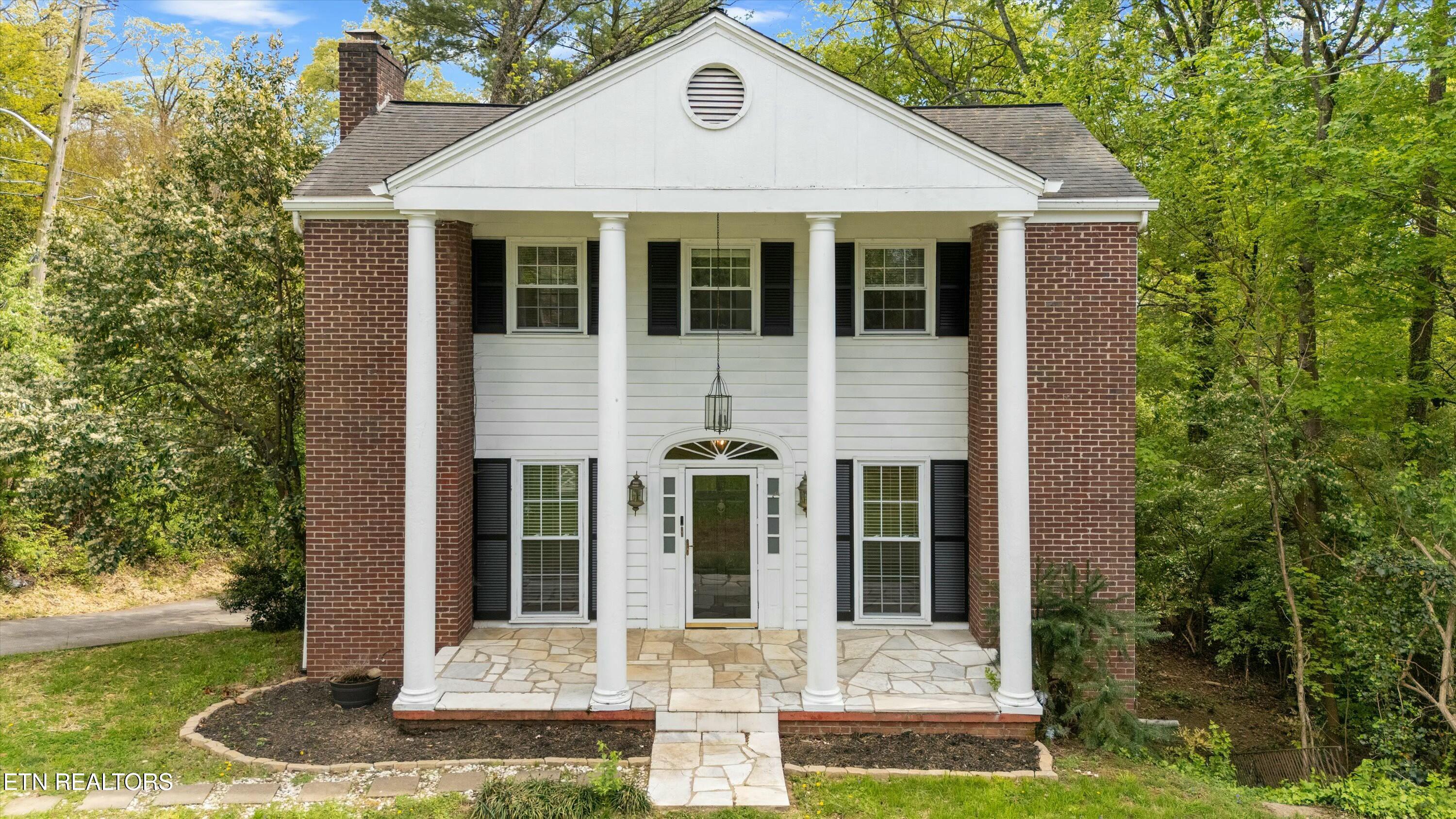 4304 Kingston Pike Property Photo