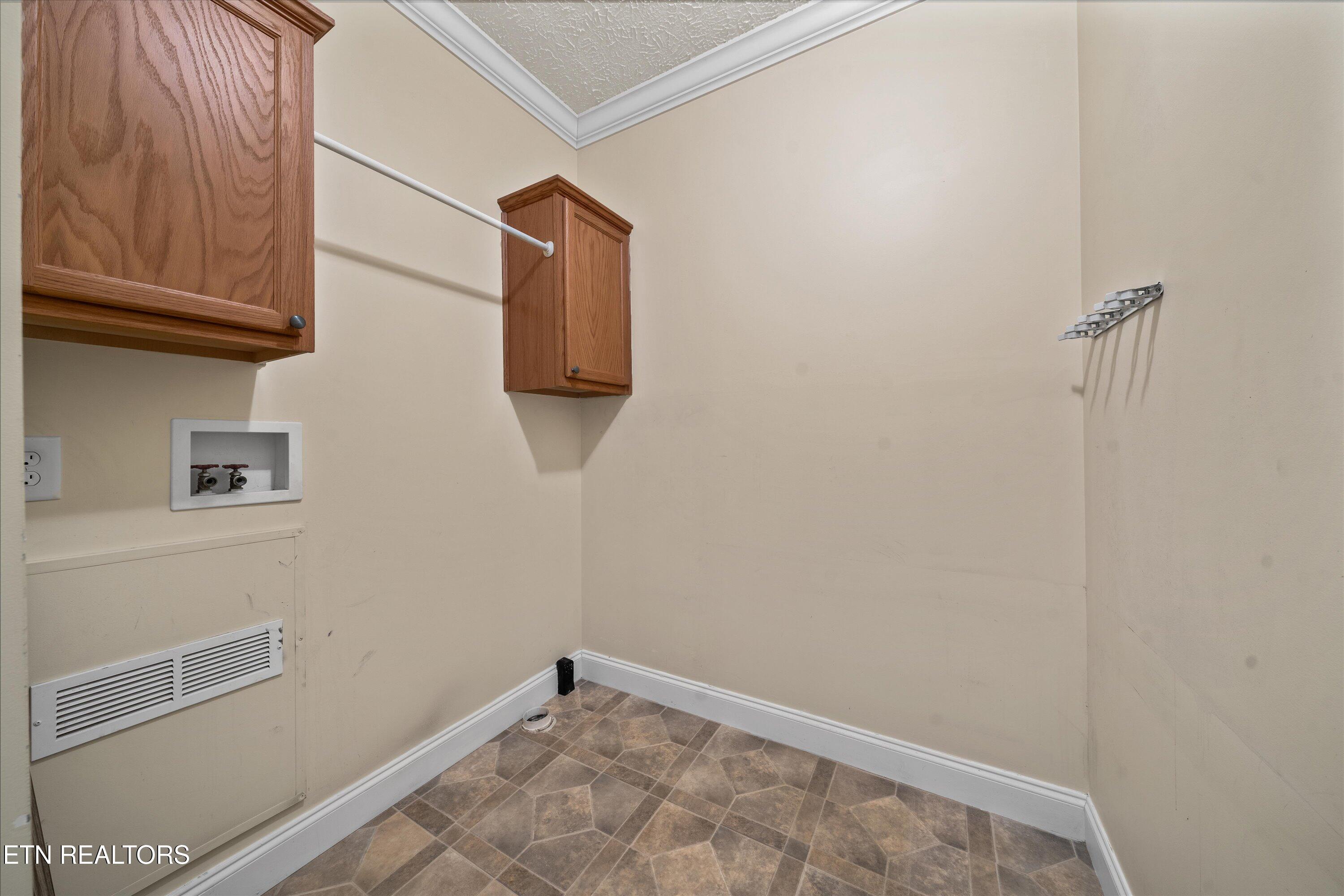 102 Chaloni Lane Property Photo 21