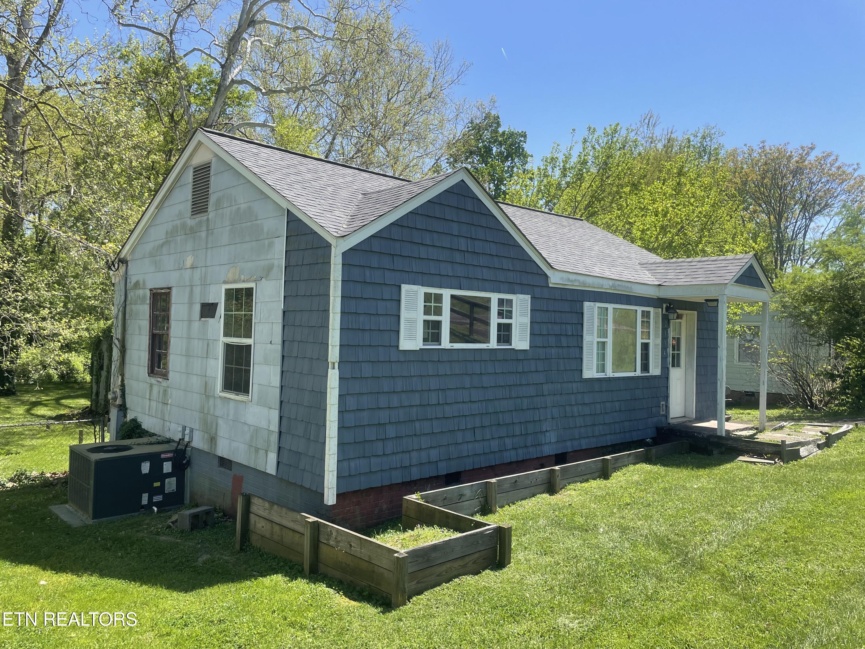 2334 Greenfield Lane Property Photo