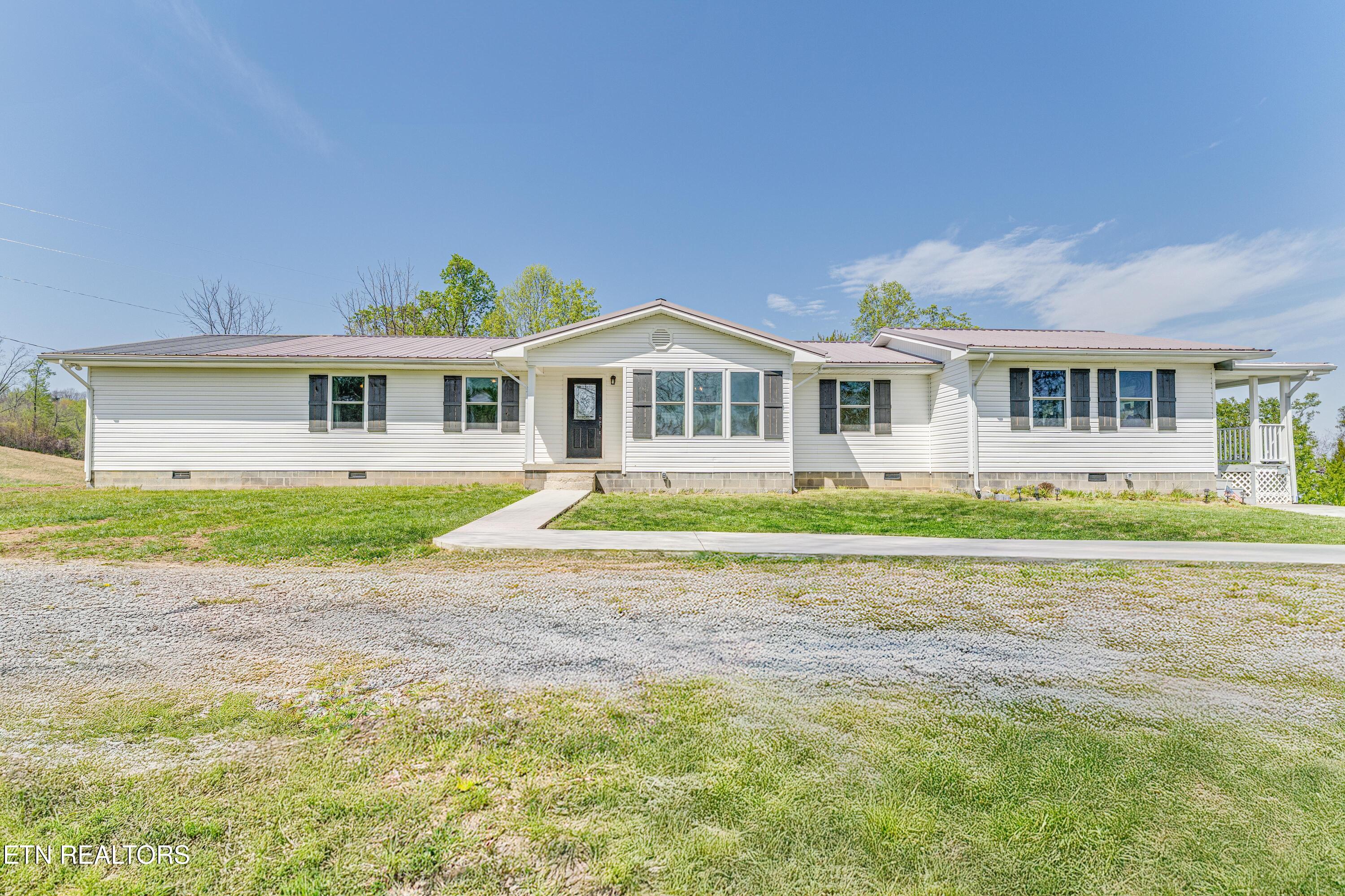338 County Line Rd Property Photo