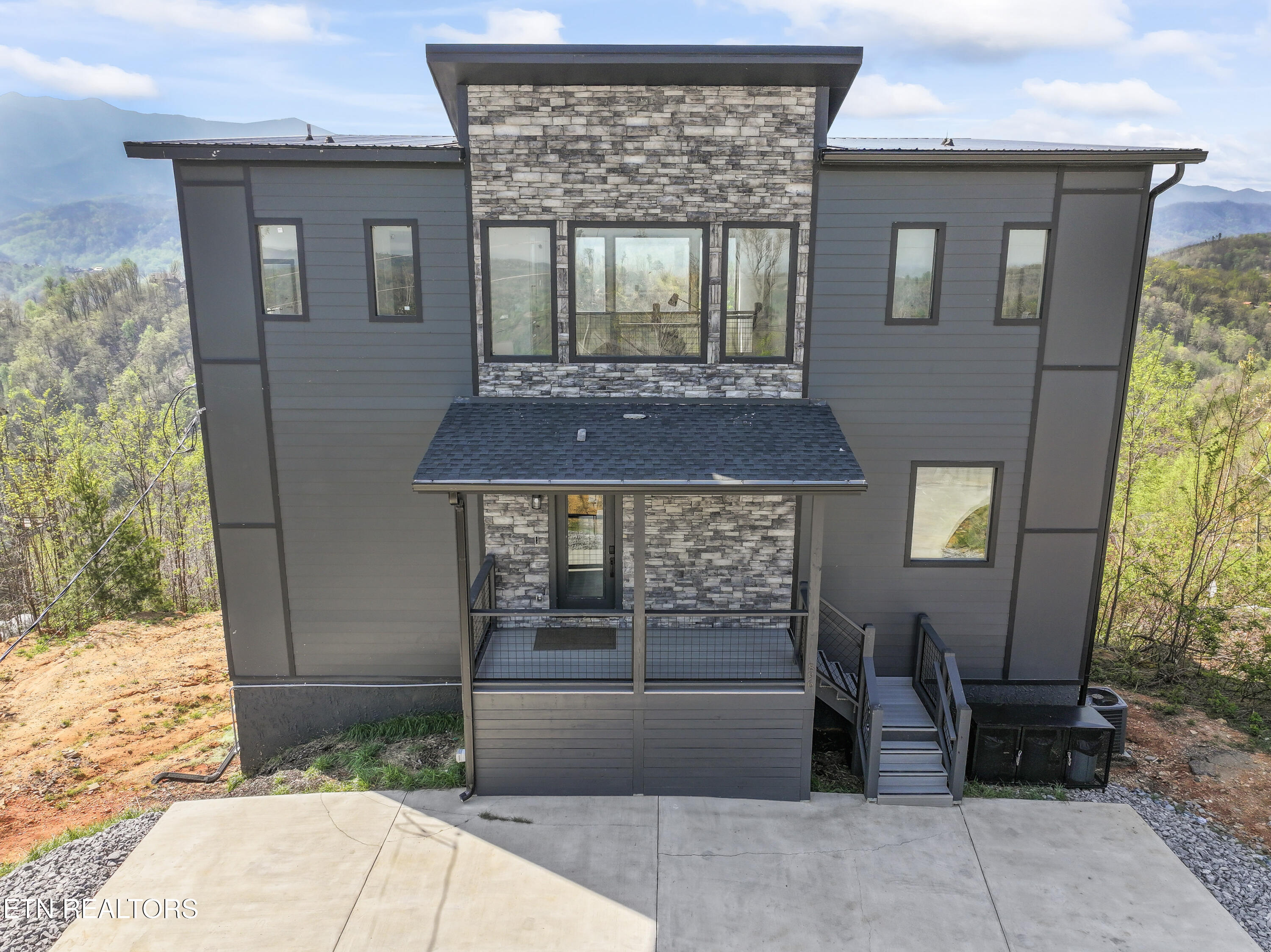 896 Chalet Village Blvd Blvd Property Photo