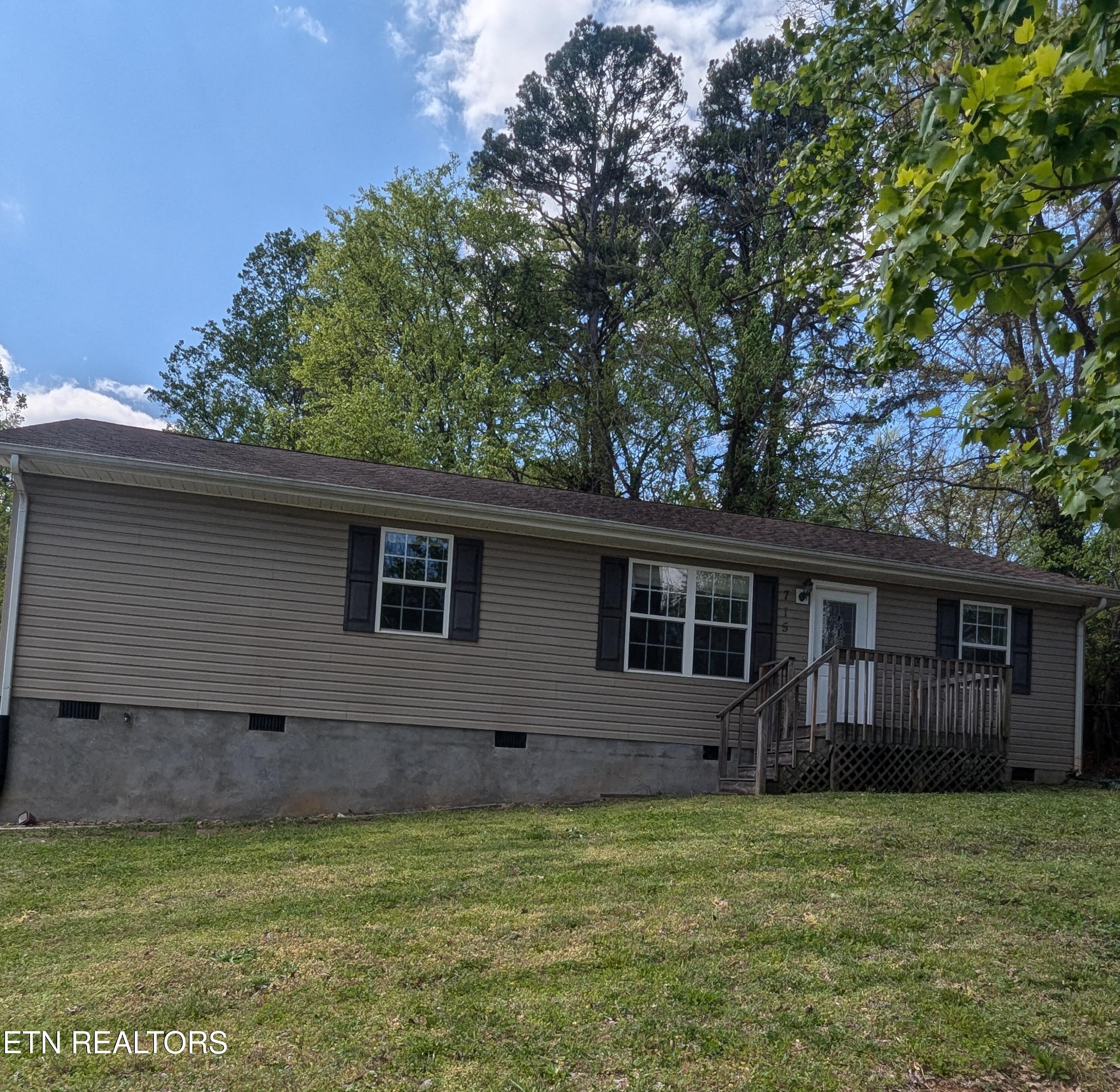 715 Nw Washburn Rd Property Photo