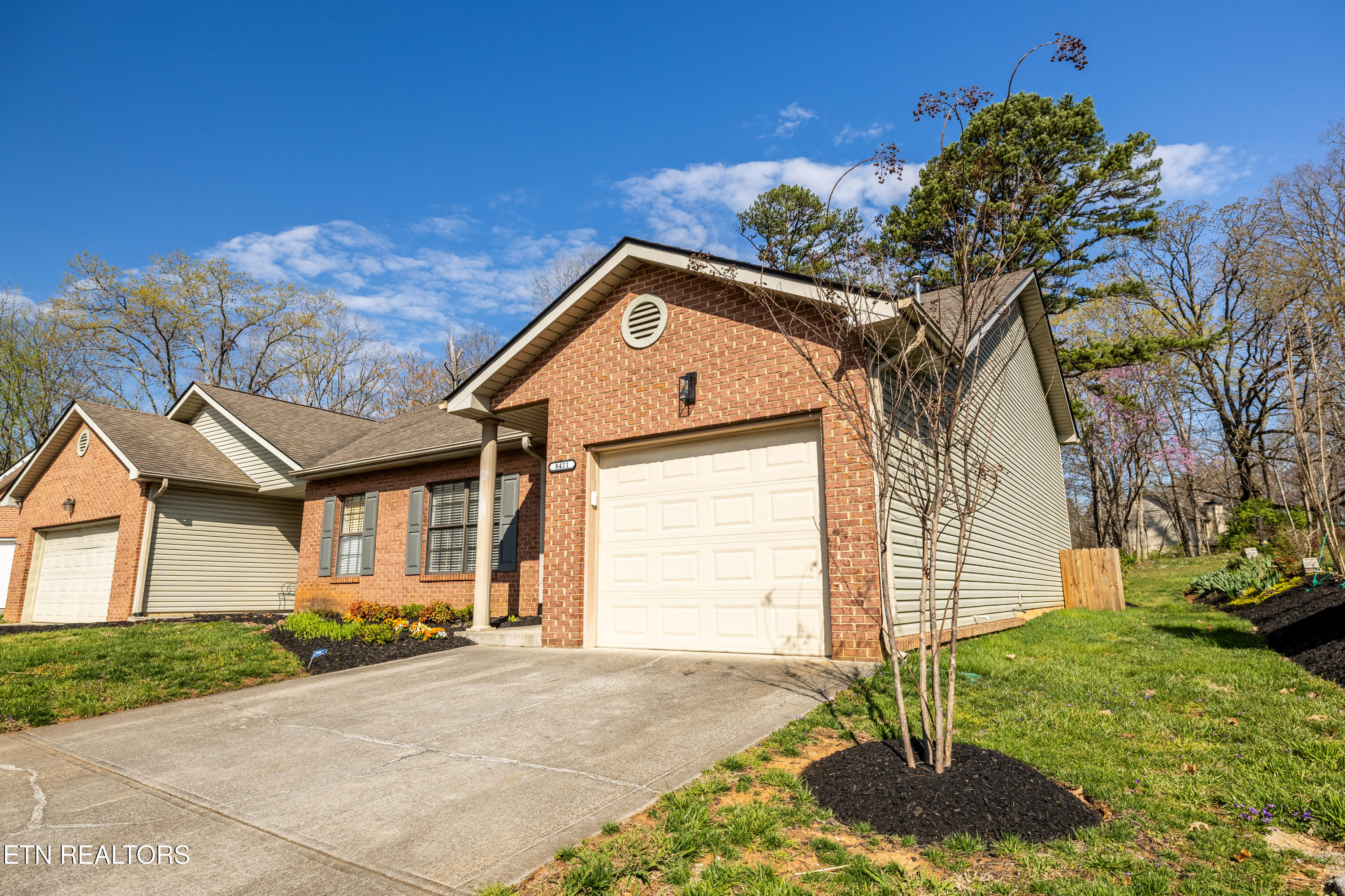 8411 Ivy Green Way Property Photo