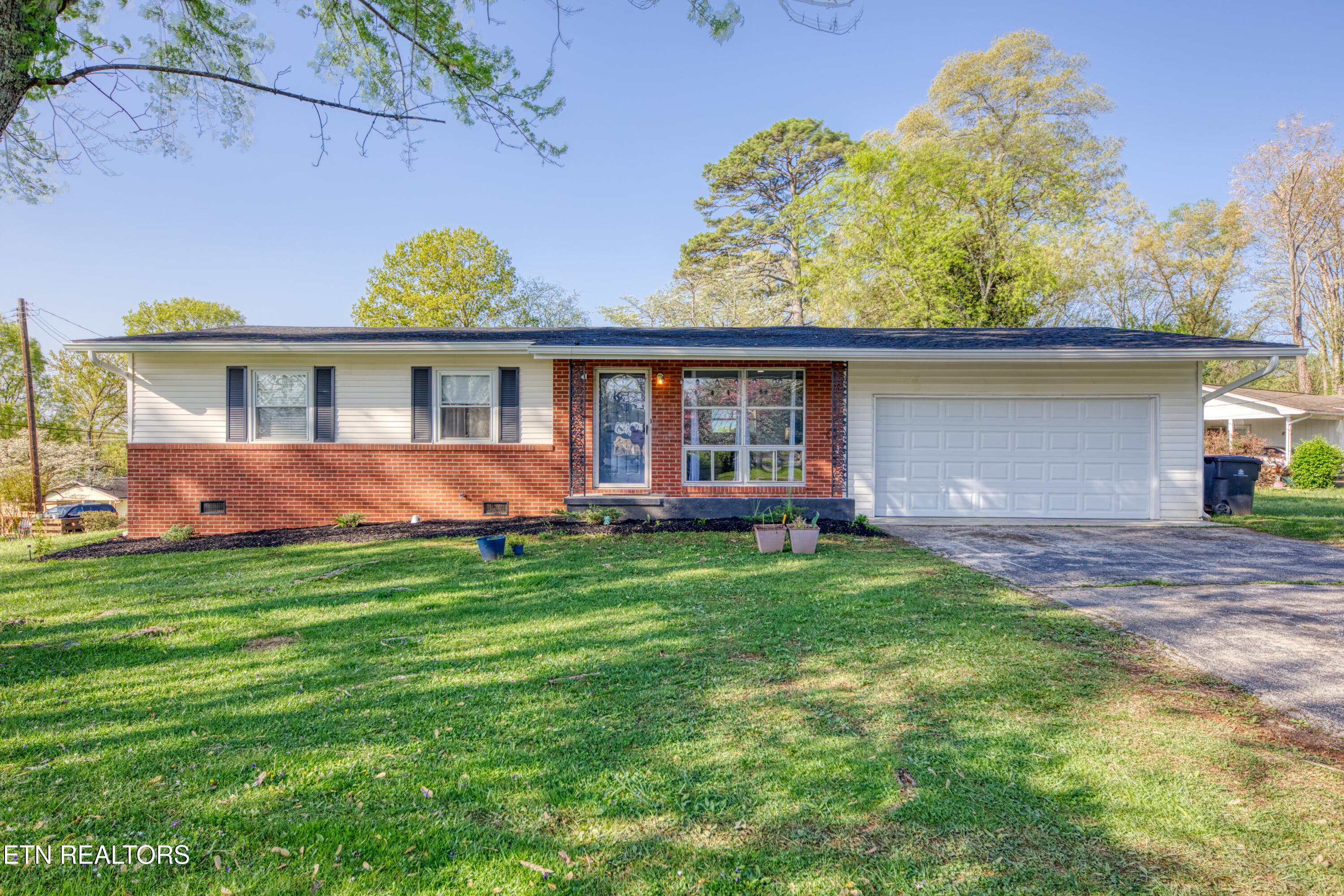 2101 Antietam Rd Property Photo 2