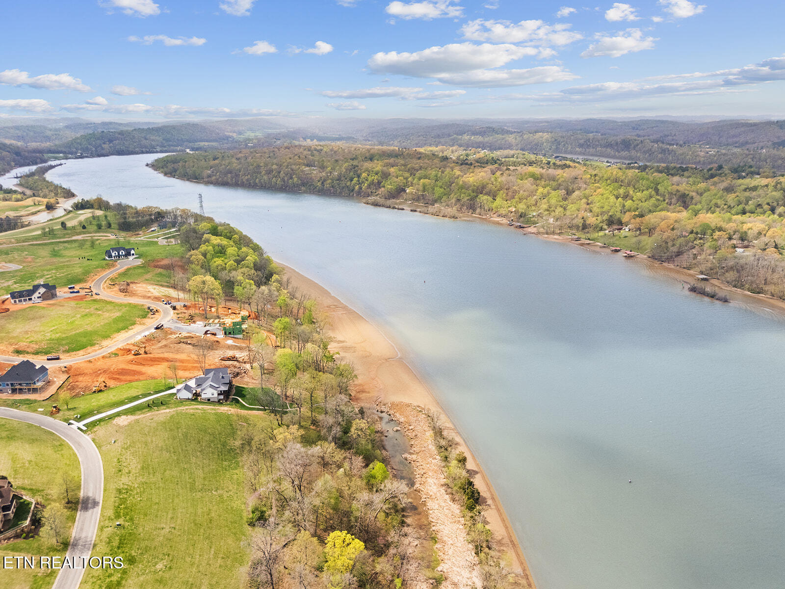 301 River Bank Tr Property Photo 1