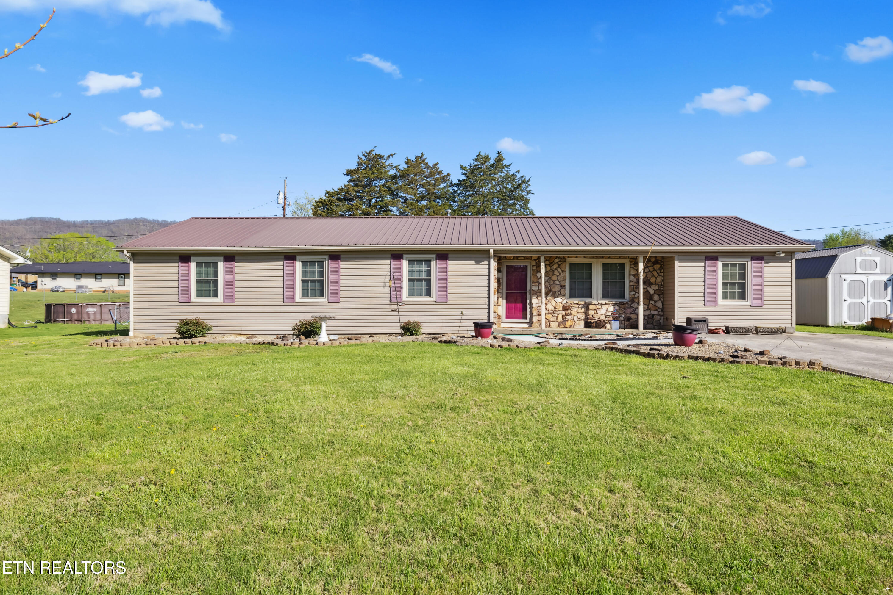324 Farris Circle Property Photo